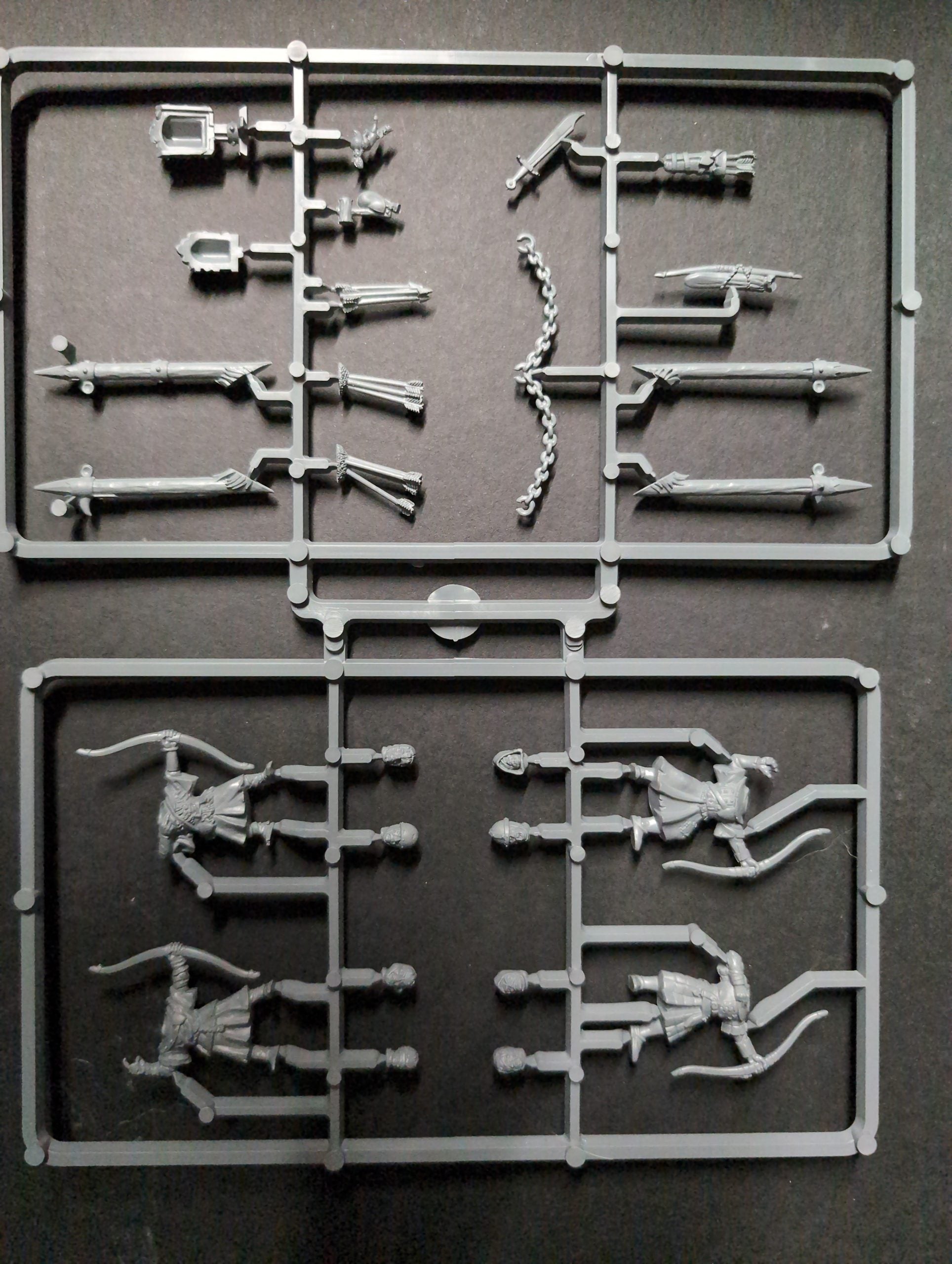 4 x Bretonnian Peasant Bowmen on Sprue