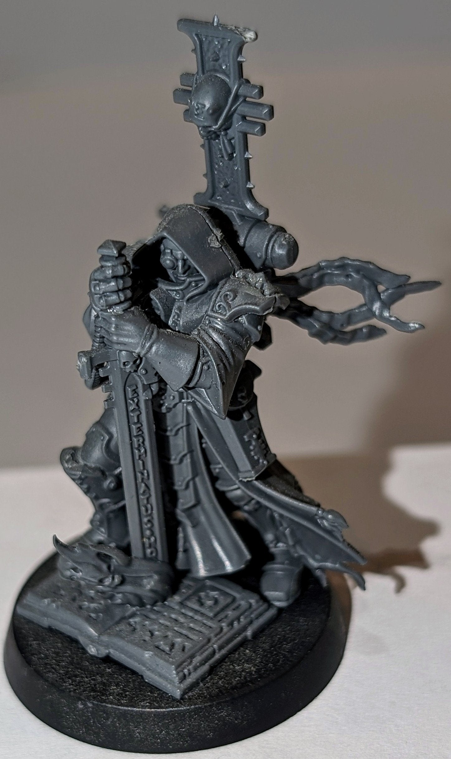 Inquisitor Erasmus Cartavolnus Built