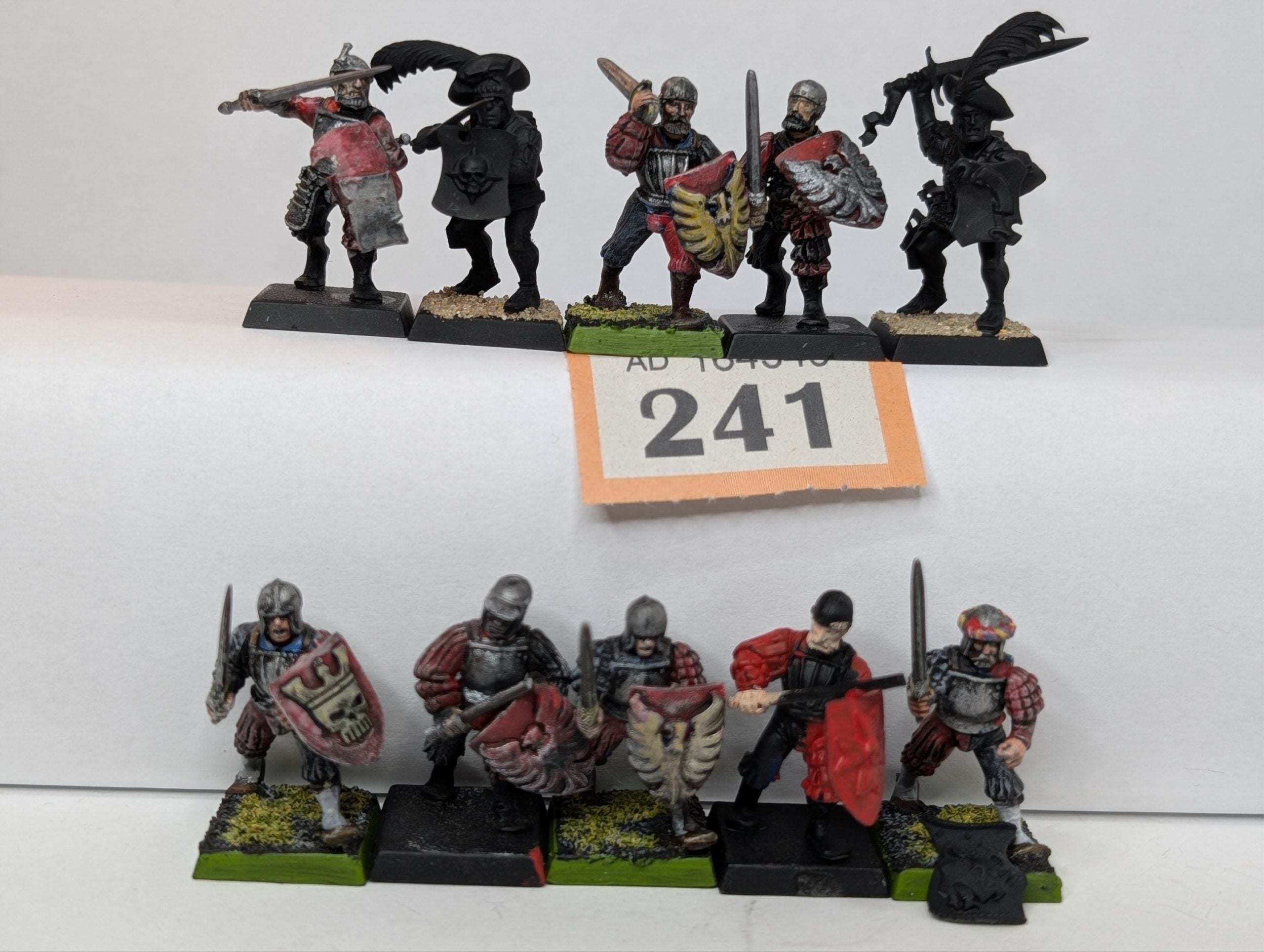 10 x Handweapons with Shields