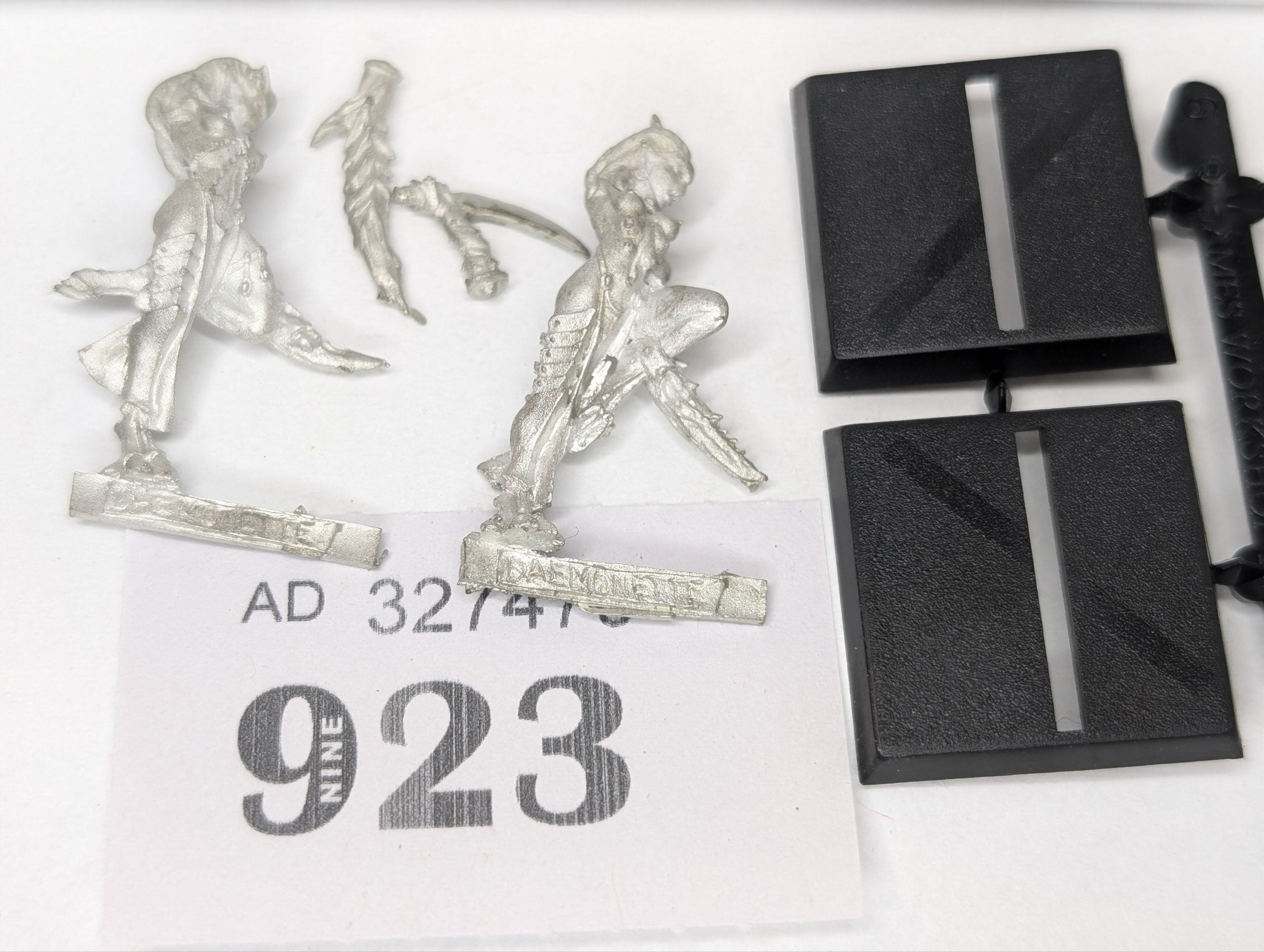 2 x Classic Daemonette of Slaanesh metal