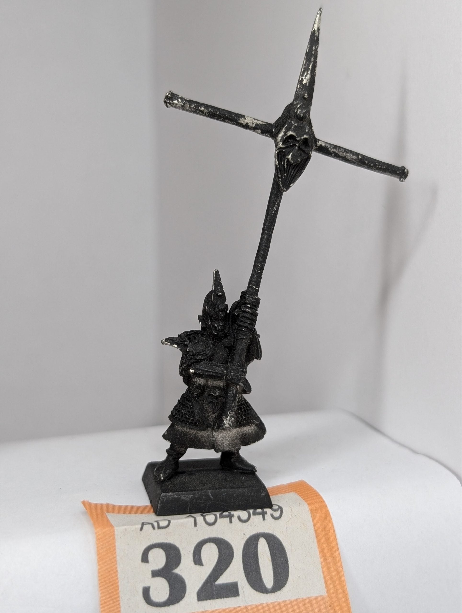 Dark Elf Standard Bearer
