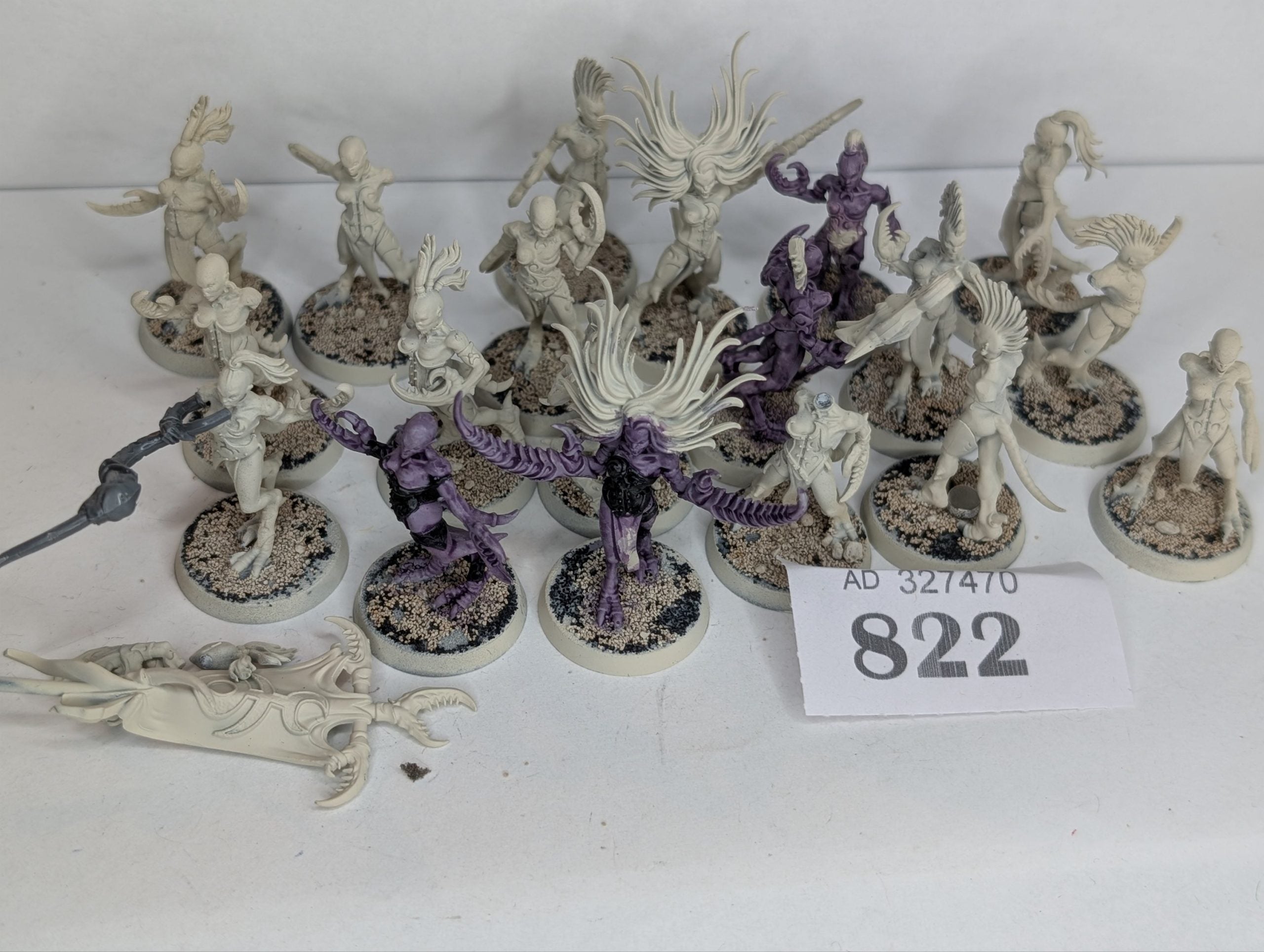 19 x Daemonettes of Slaanesh (some arms missing)