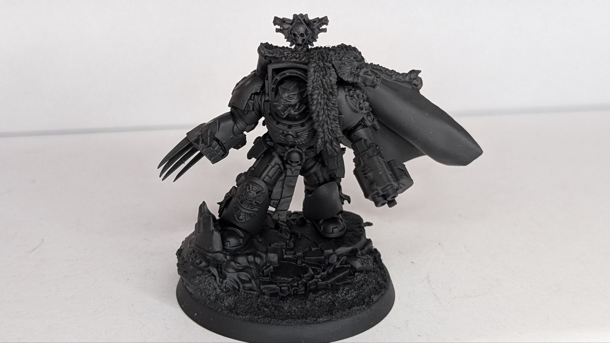 Space Marine Captain in Terminator Armour Space Wolf