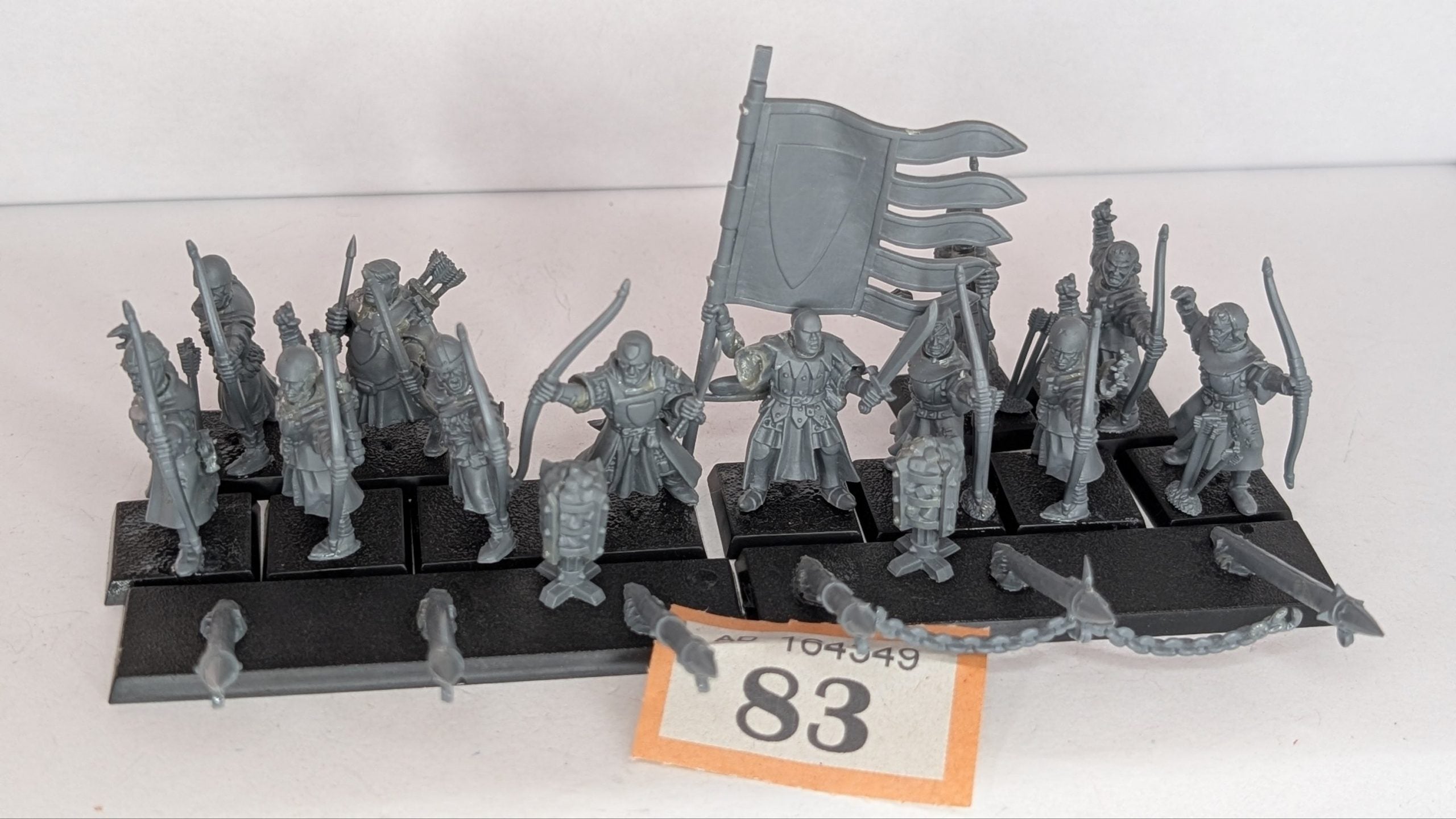 12 x Bretonnian Peasant Bowmen