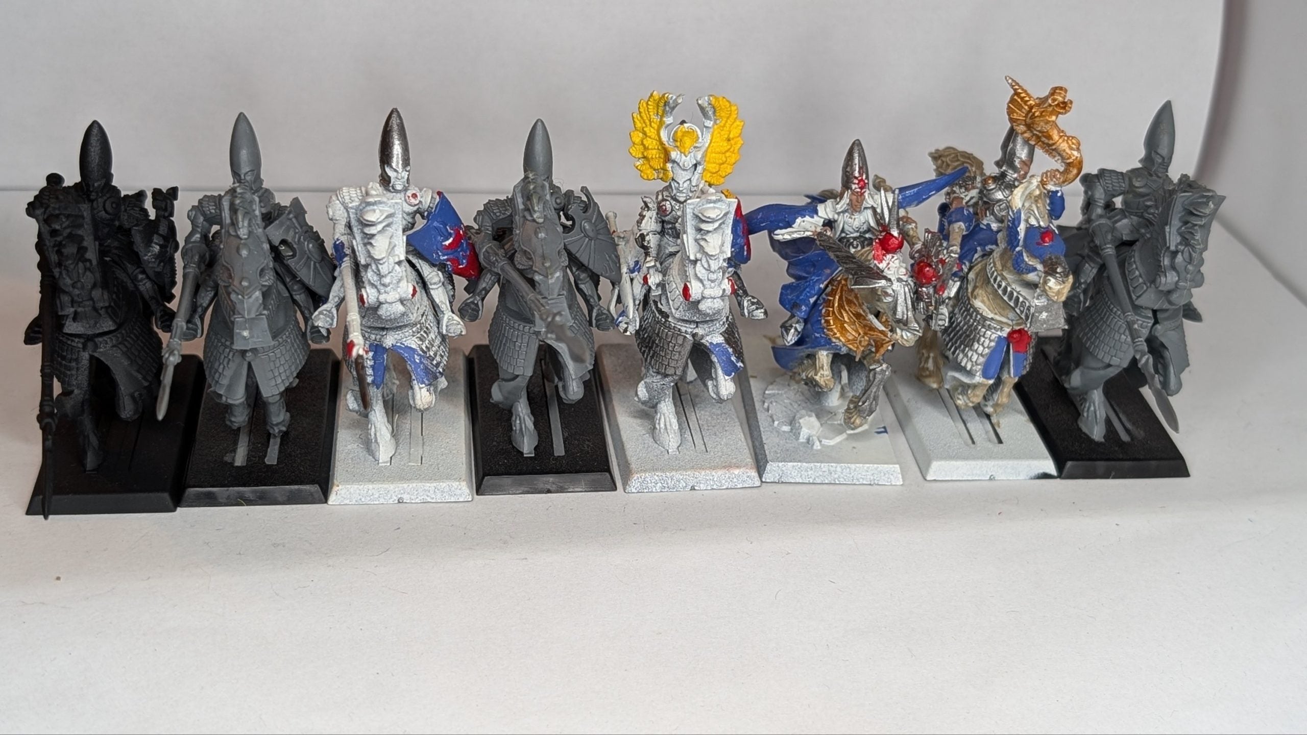 8 High Elf Models (Ellyrian Knights?)