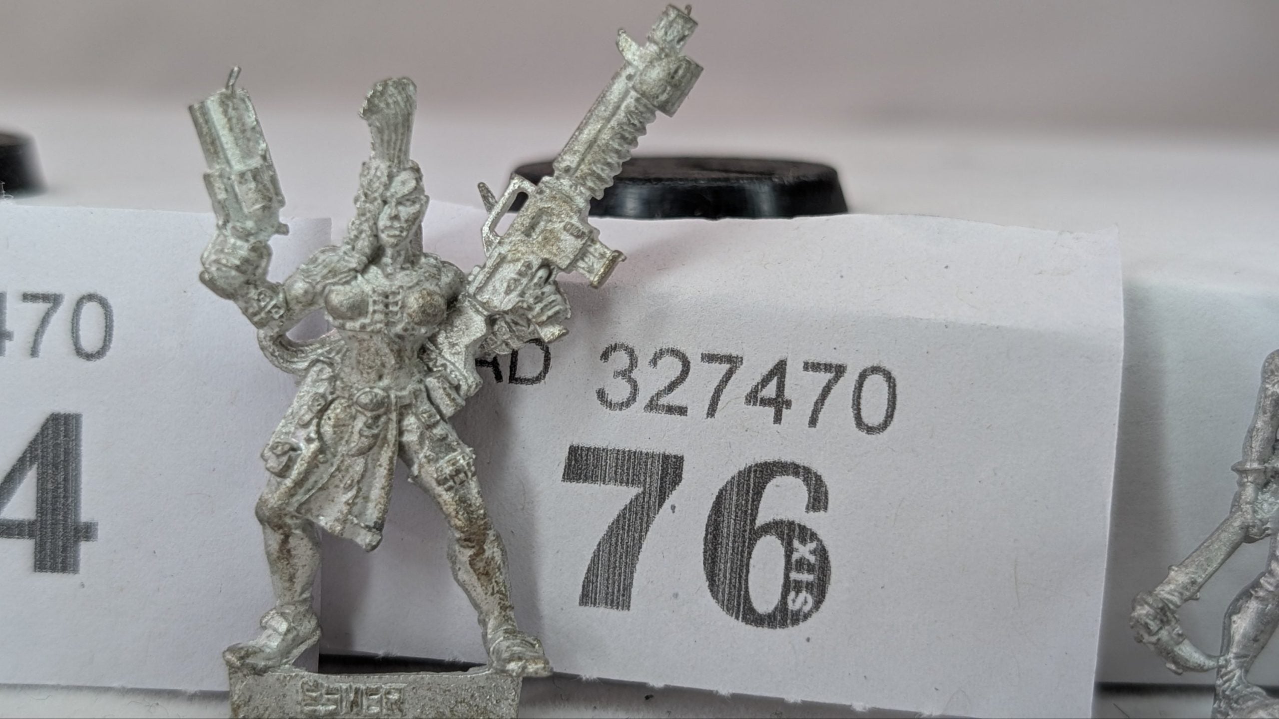 Escher Ganger with Autogun and Pistol (Metal OOP)