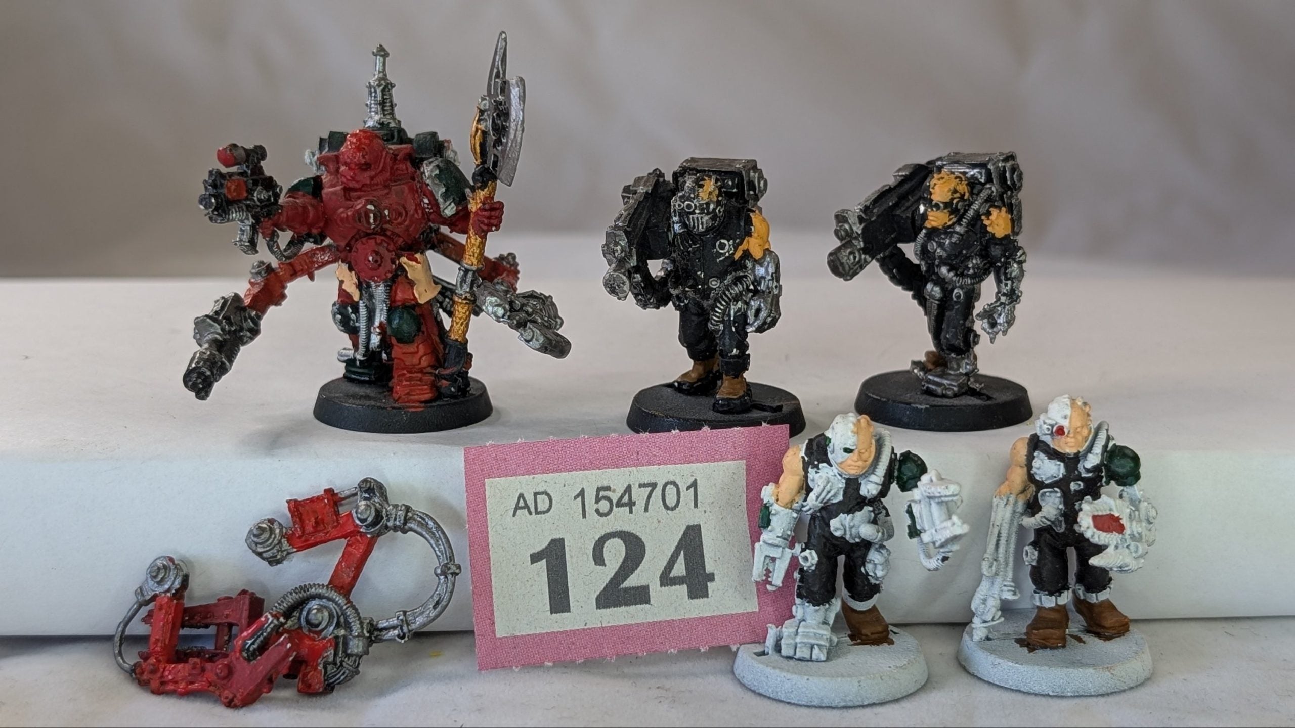 Techmarine and Servitors (Metal)
