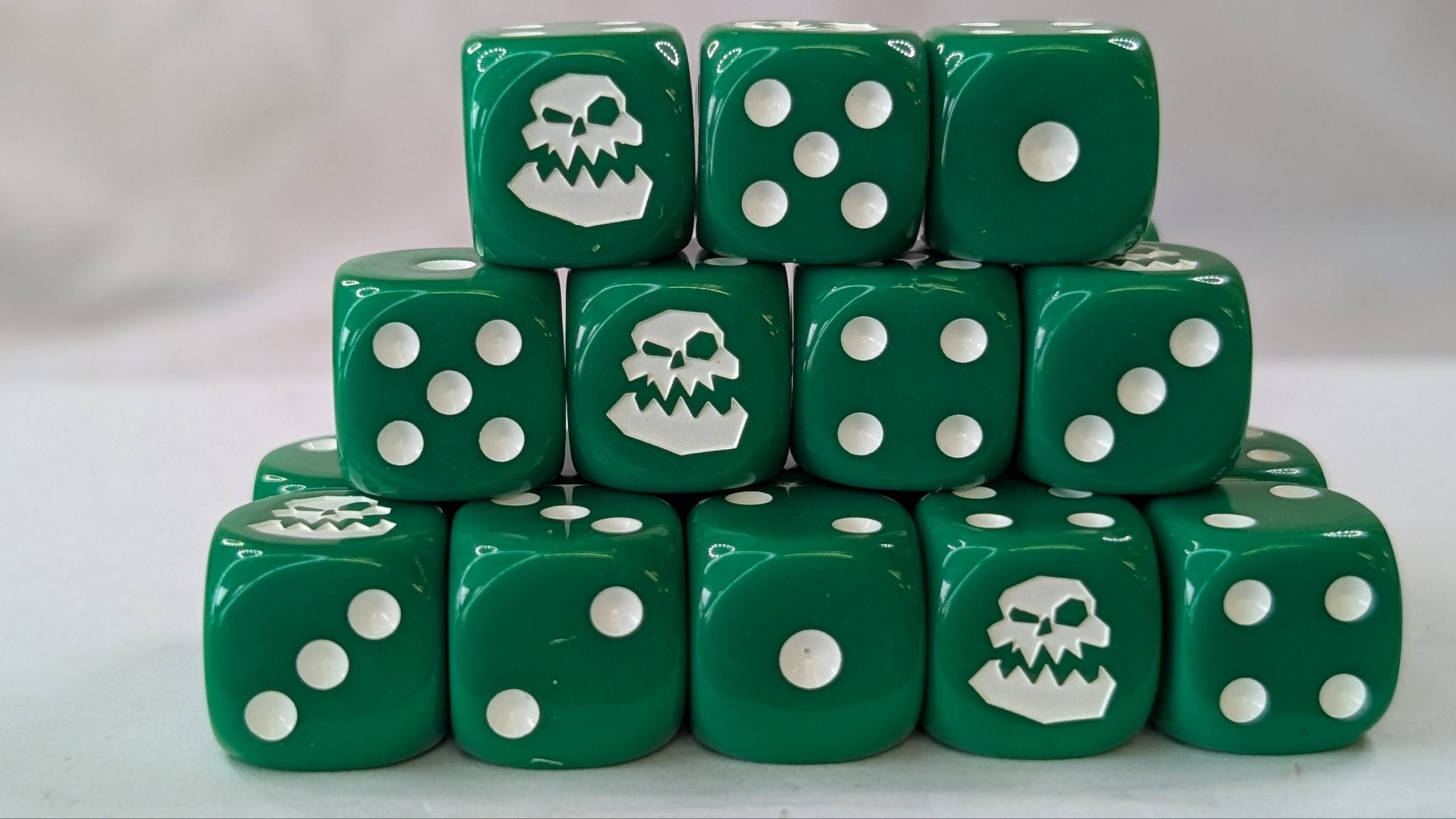 Warbay Ork Green Dice (Pack of 20)