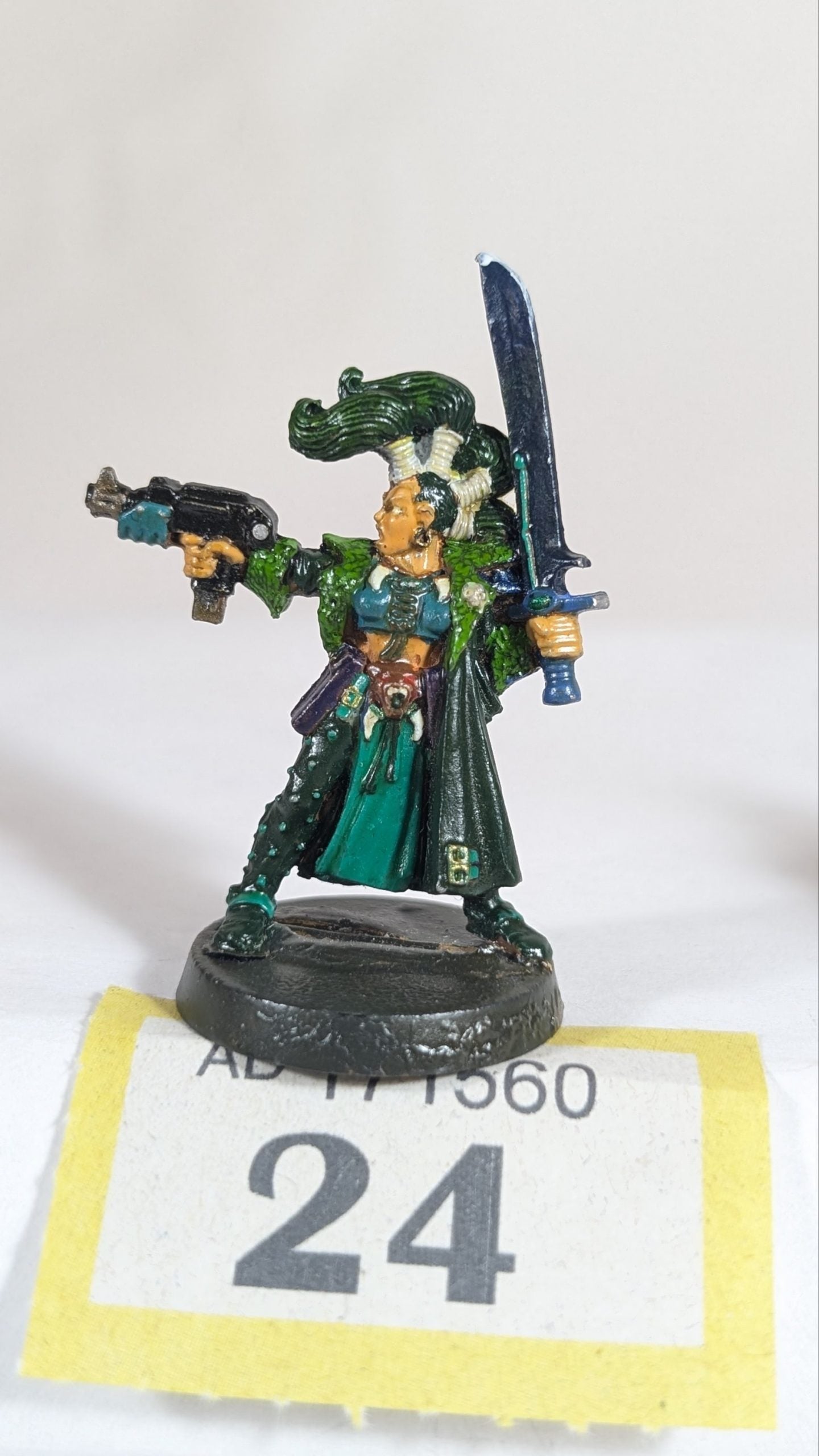 Escher Gang Leader, metal OOP