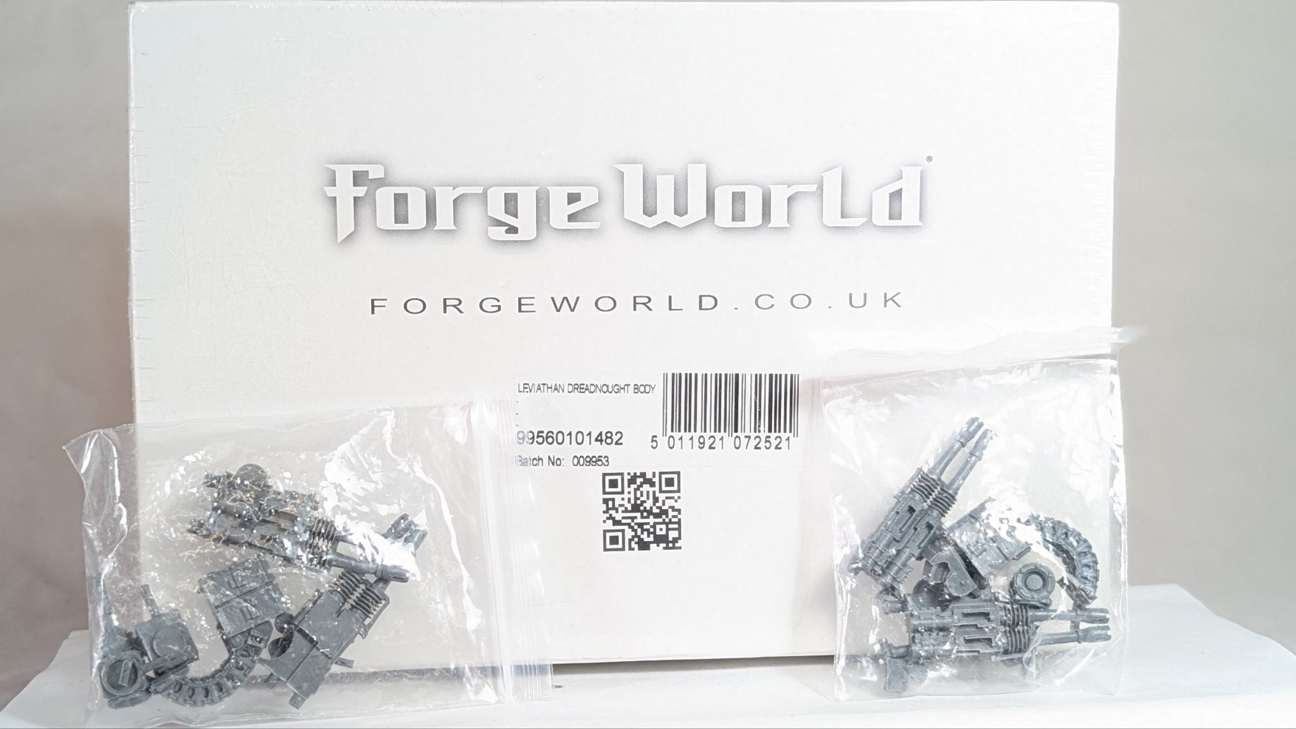 Leviathan Siege Dreadnought Old Forgeworld, new in box, with weapons