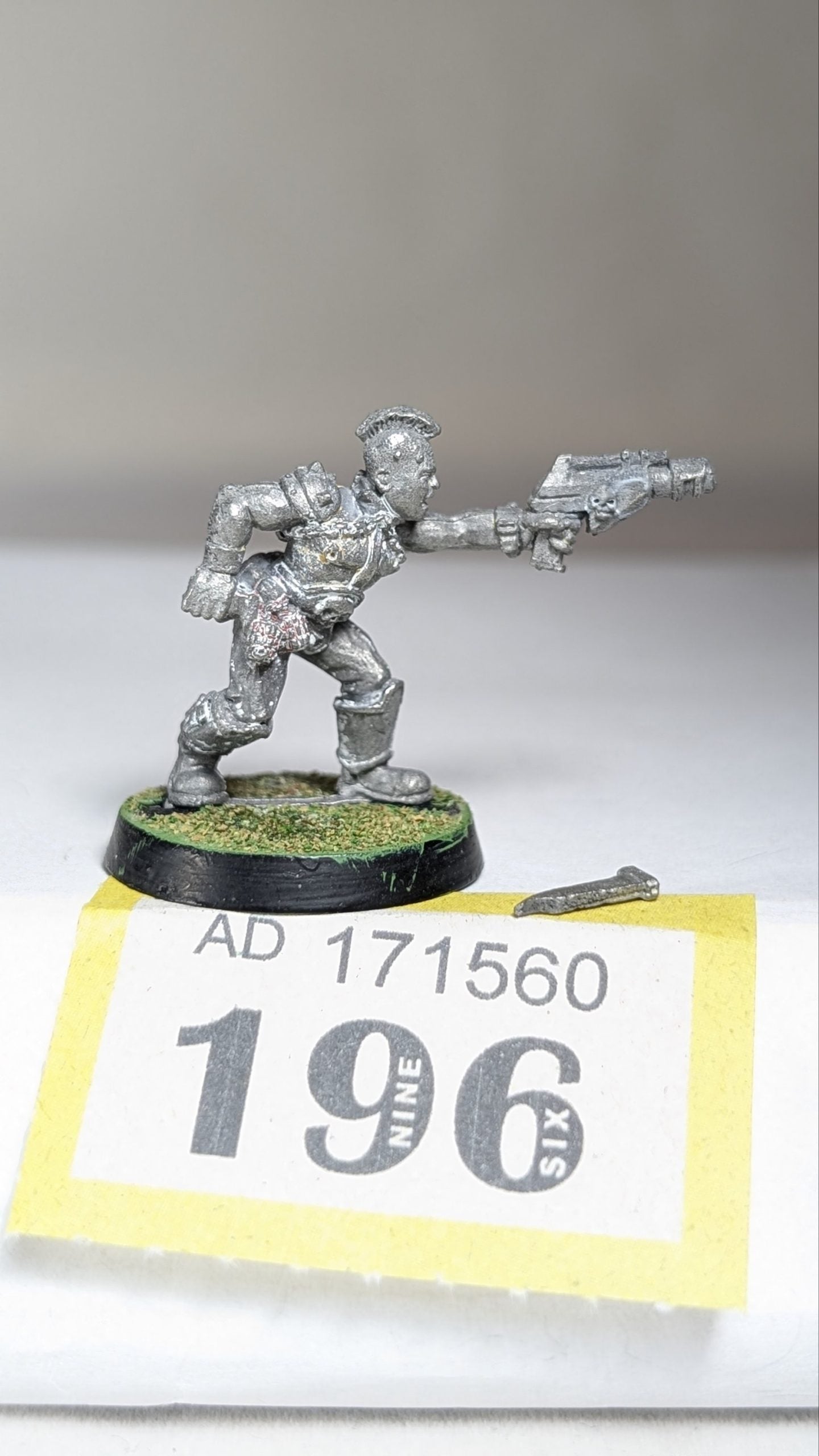 Goliath Juve (OOP Metal) broken knife blade included