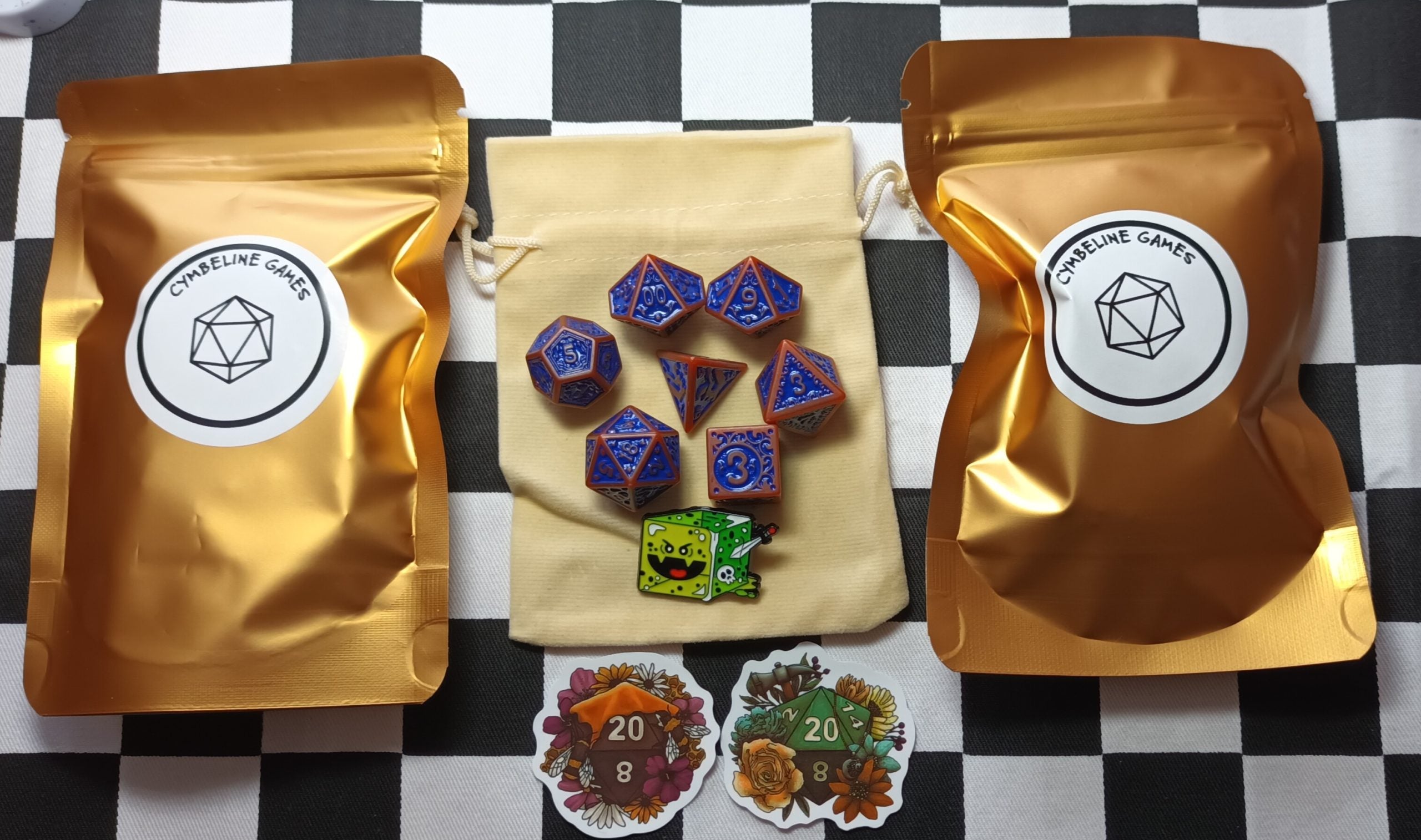 Wizard's Mystery Dice Bag (Gold) - 7 x Polyhedral Dice, RPG Themed Badge, RPG Stickers and Dice Bag (Diss Games)