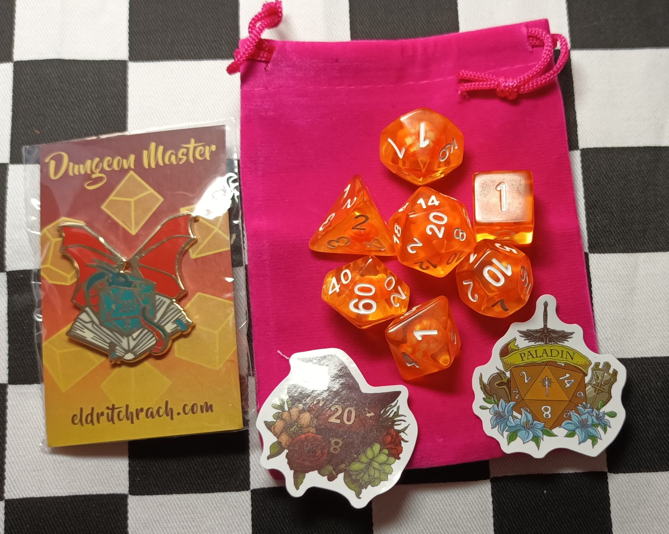 Wizard's Mystery Dice Bag (Gold) - 7 x Polyhedral Dice, RPG Themed Badge, RPG Stickers and Dice Bag (Diss Games)