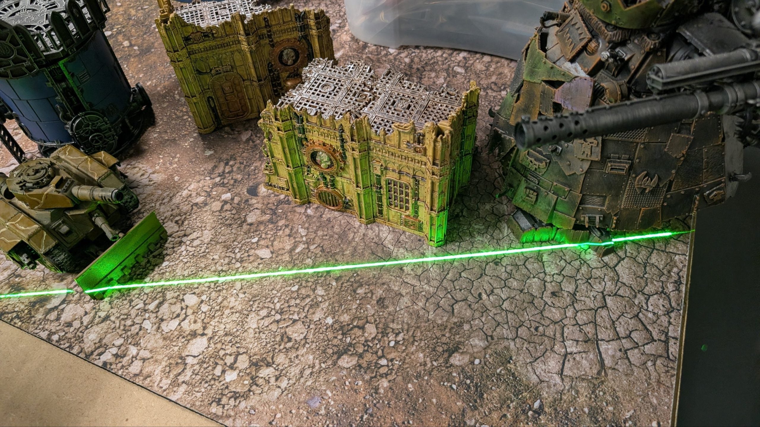 Dakkanut goldfinga's laser target finda