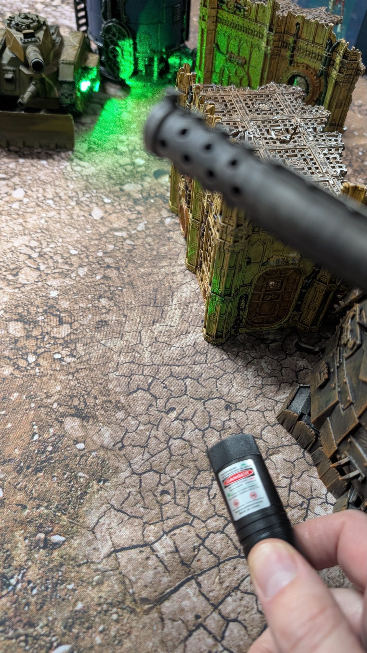 Dakkanut goldfinga's laser target finda