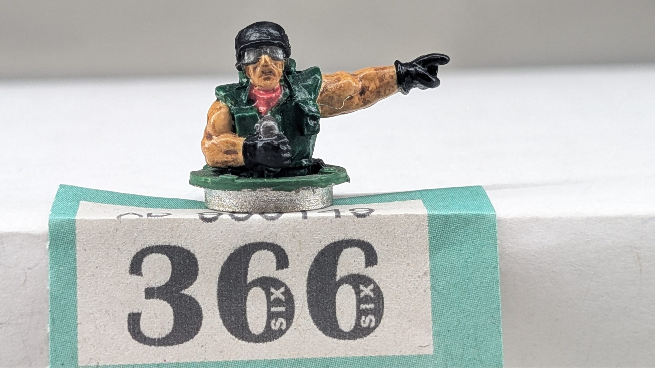 Catachan Jungle Fighters Tank Commander Metal T366
