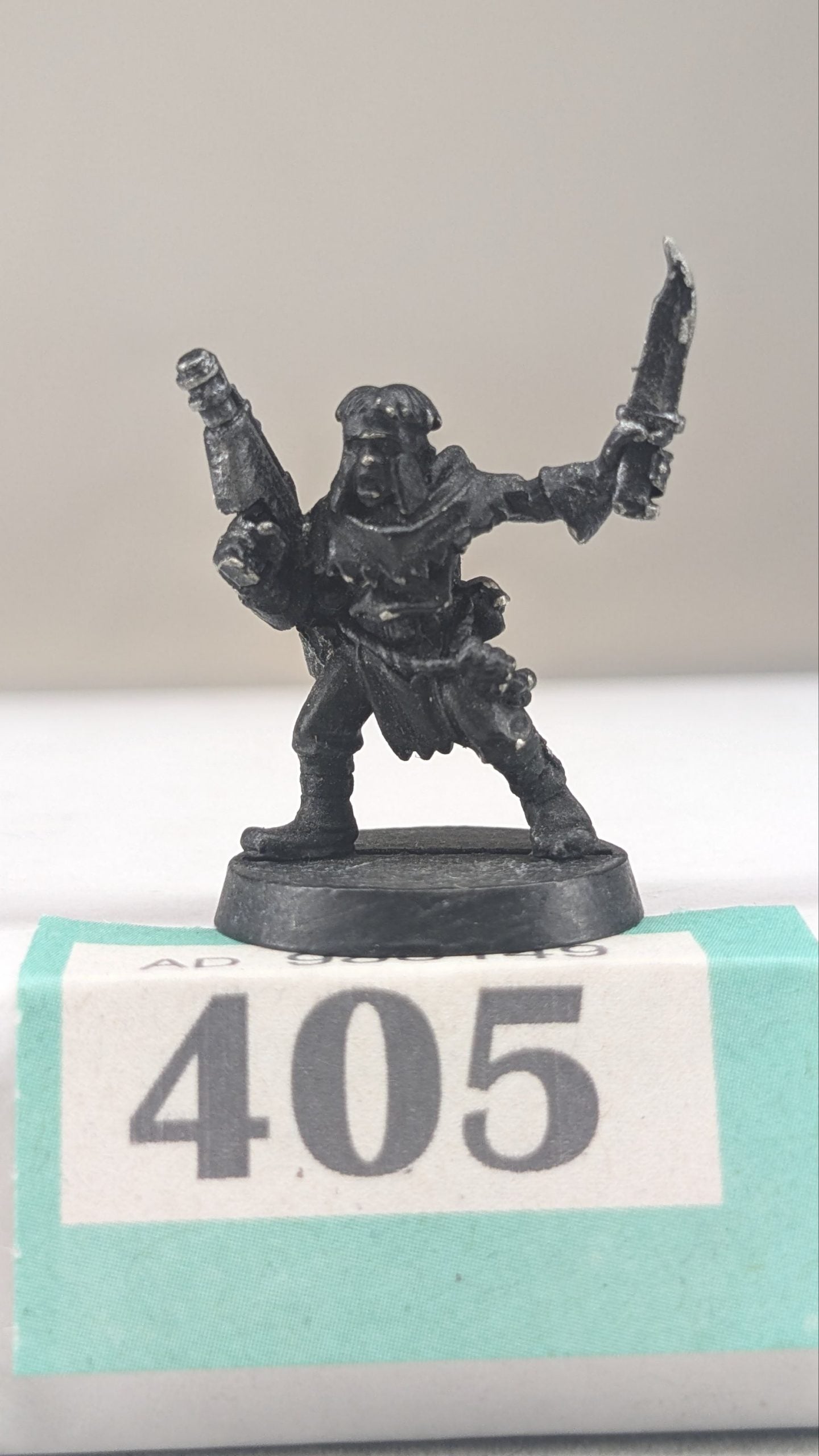 Cawdor Juve With Las pistol T405