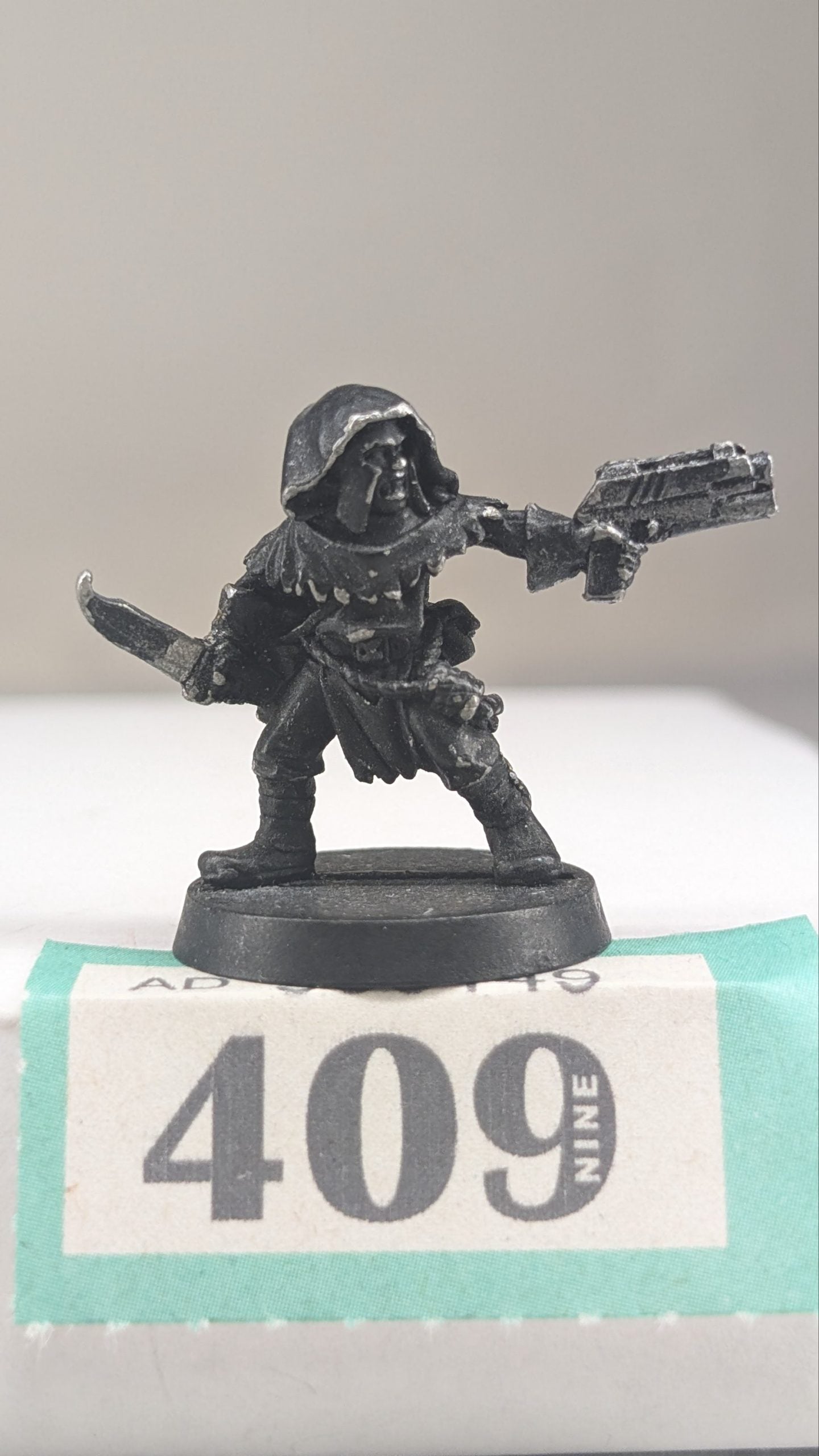 Cawdor Juve With Pistol T409