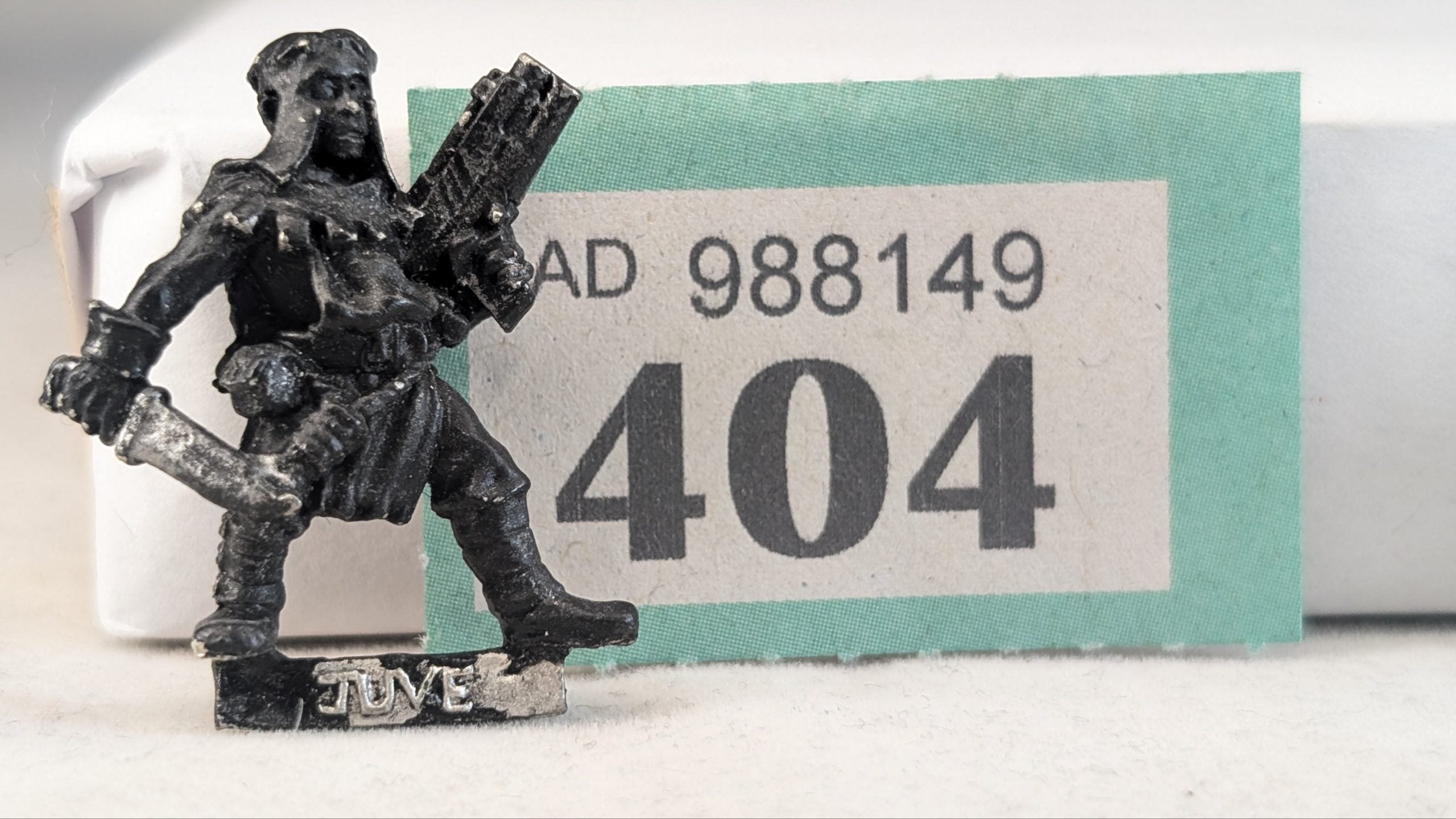 Cawdor Juve With Pistol T404