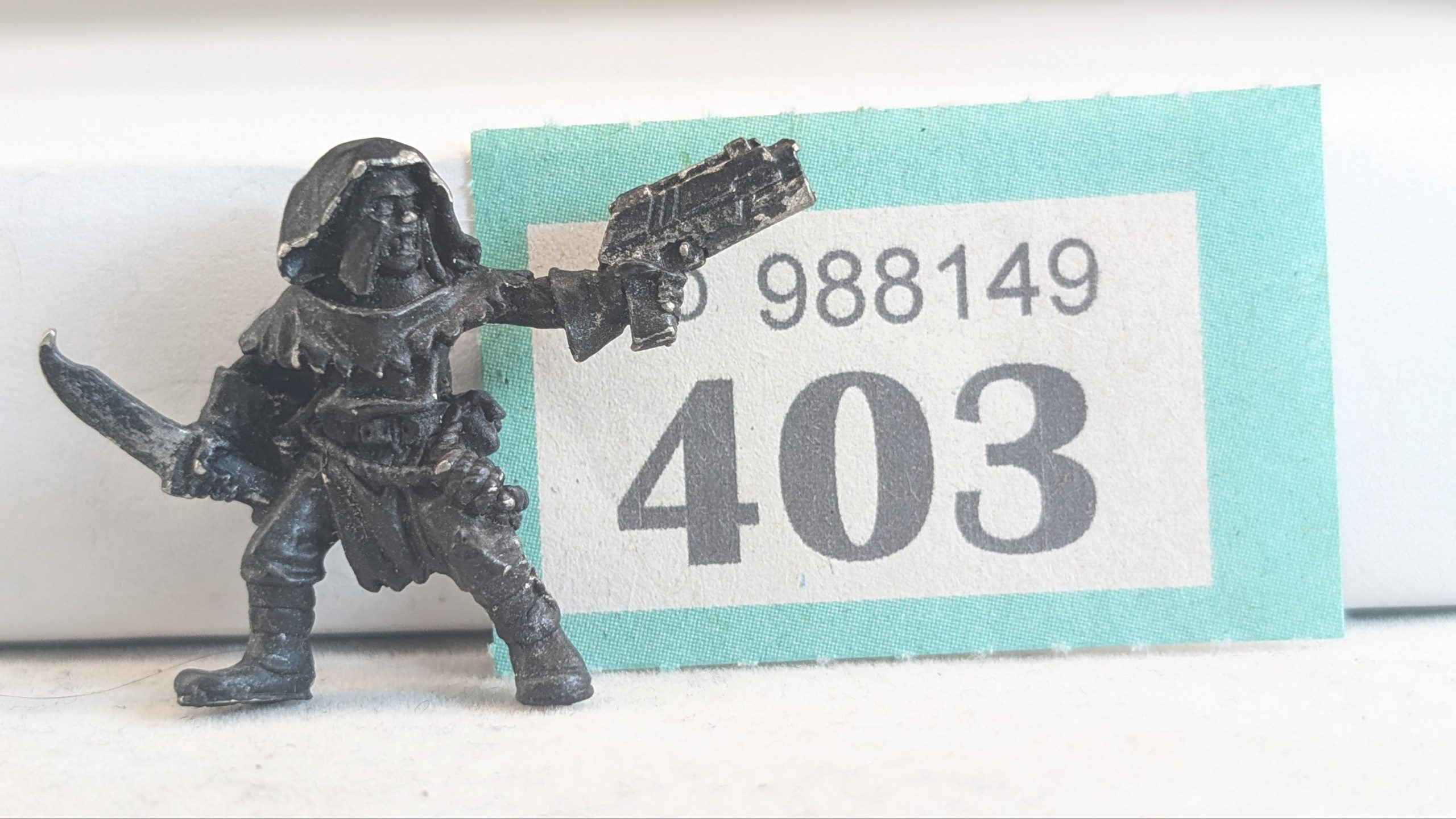Cawdor Juve With Pistol T403