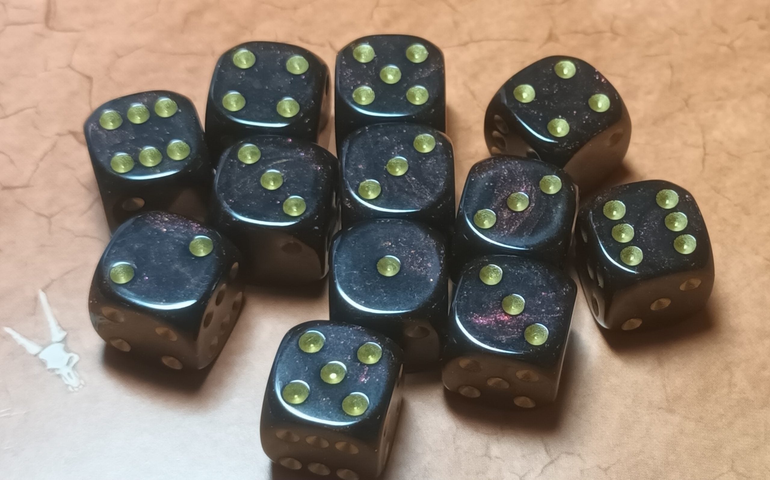 12 x 16mm D6 Black Green Shimmer with Silver UK Made Dice