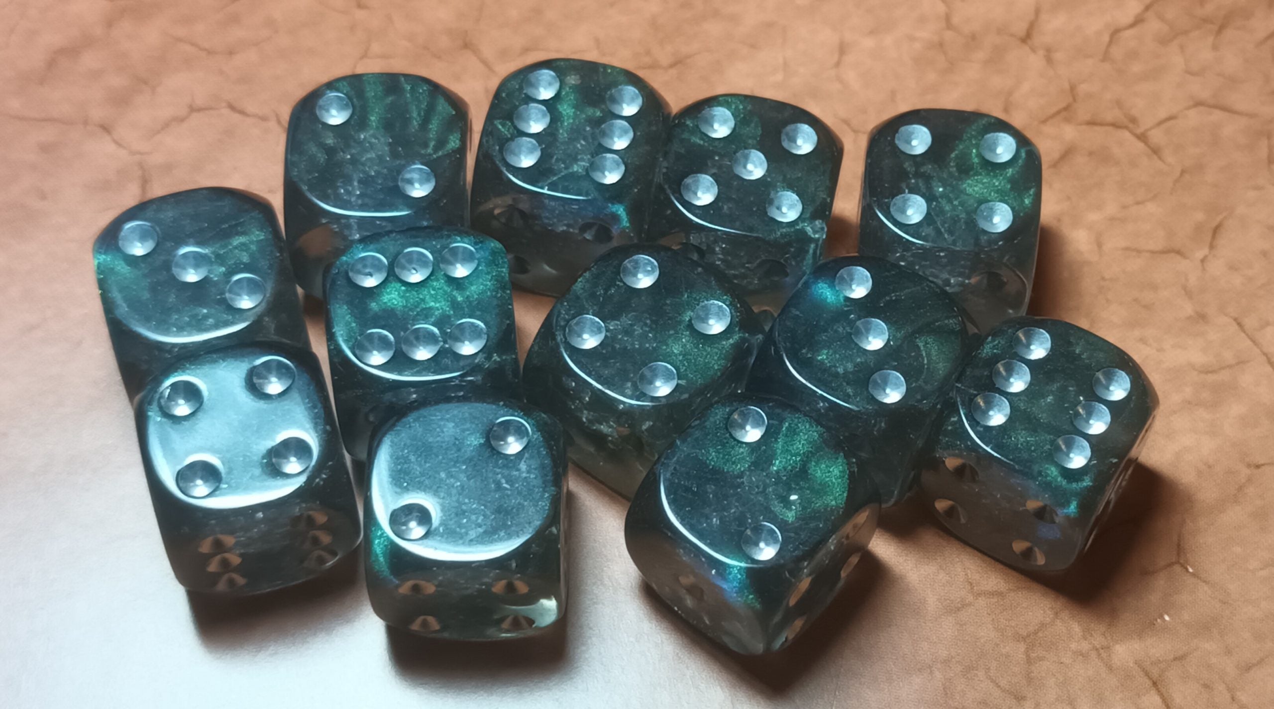 12 x 16mm D6 Grey with Green Shimmer with Silver UK Made Dice