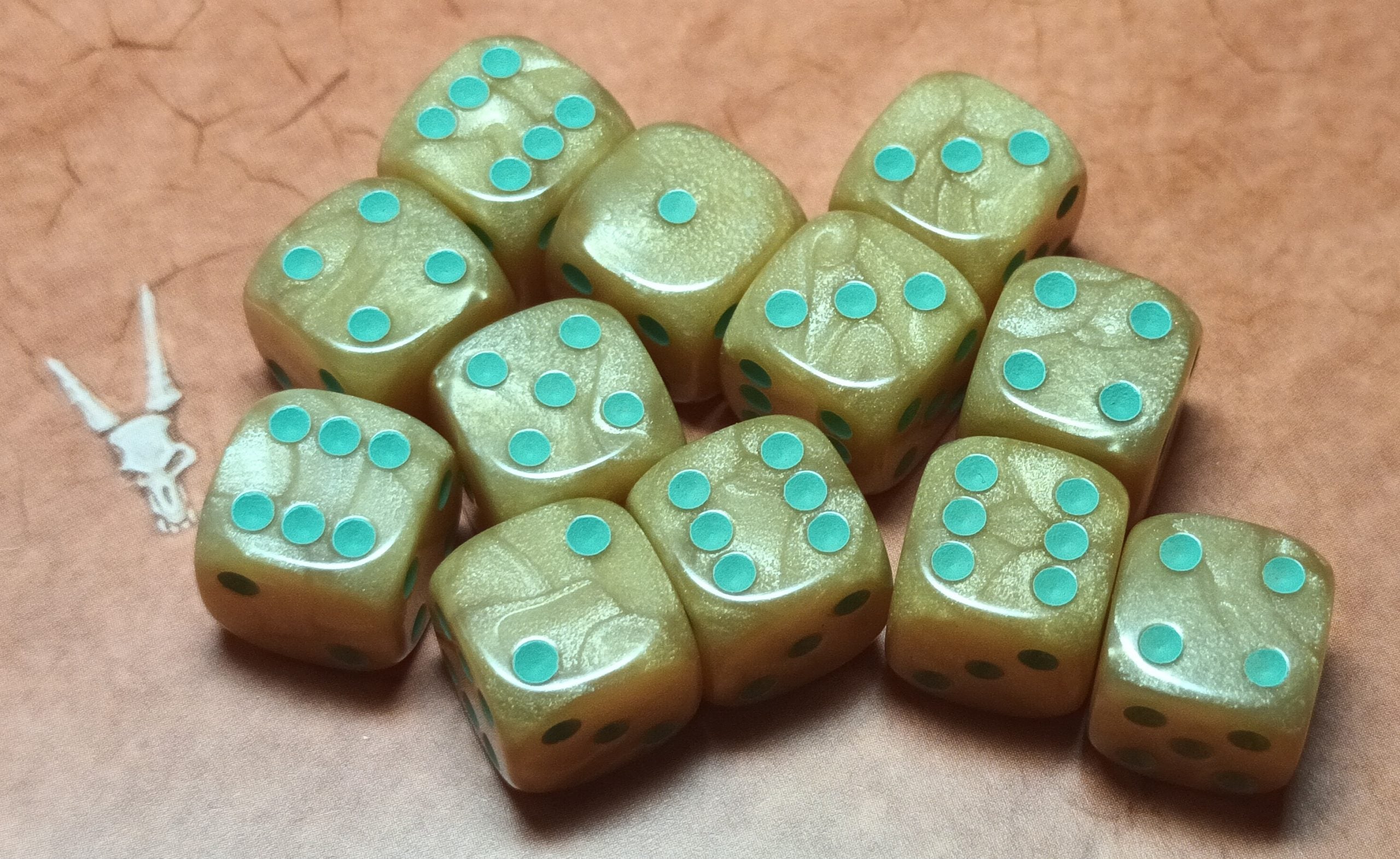12 x 12mm D6 Light Gold Pearl with Light Green UK Made Dice