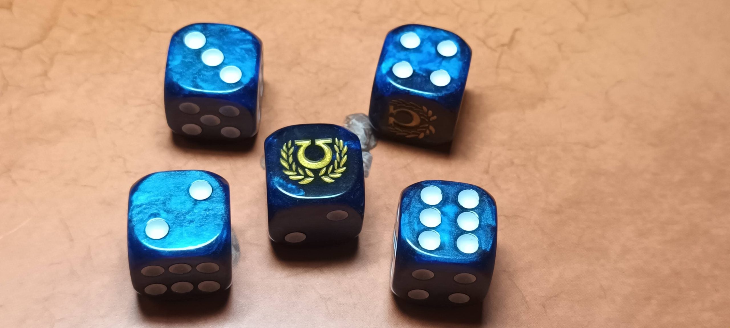 5 x 16mm D6 Blue with Gold Ultramarine Space Marines Dice