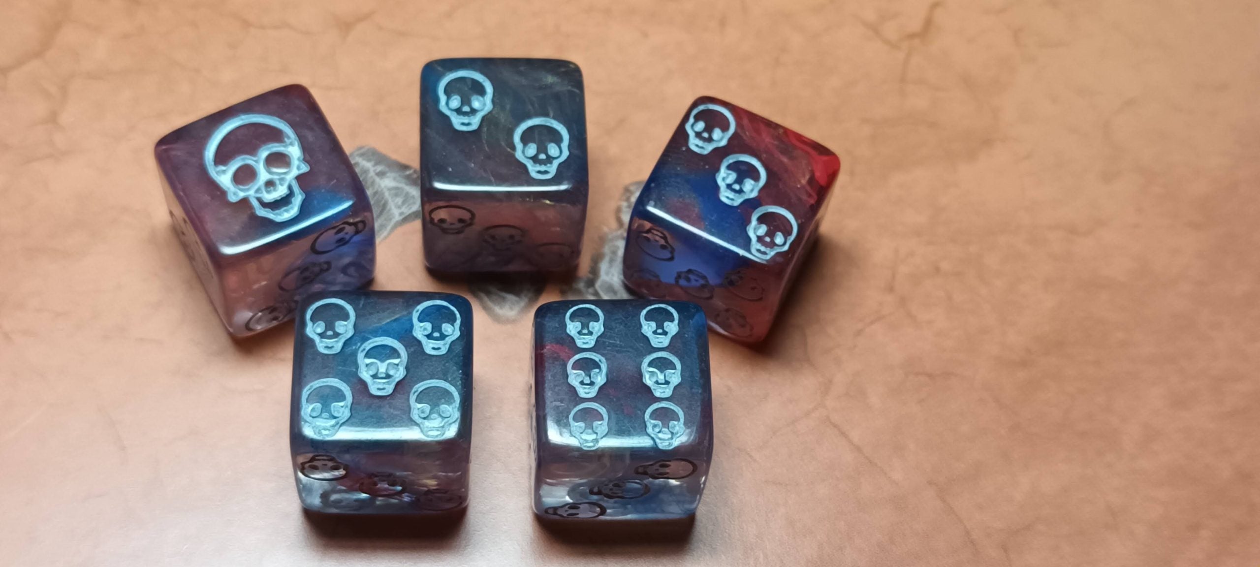 5 x 16mm D6 Blue with Red Skull Dice