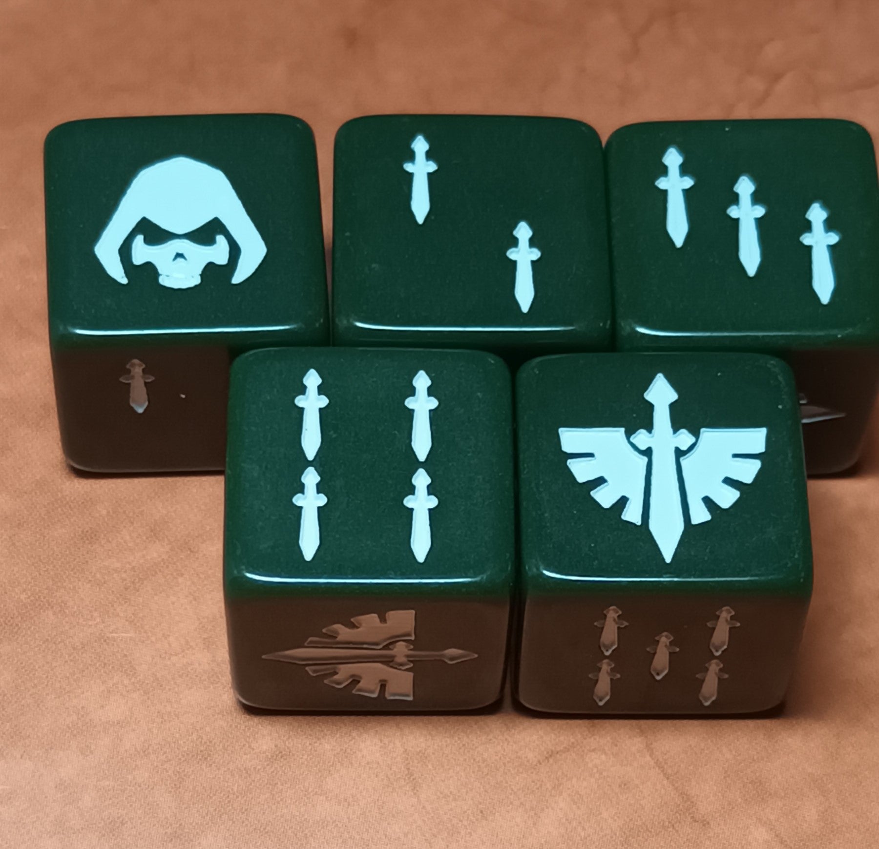 5 x 16mm D6 Green and White Dark Angel Space Marines Dice