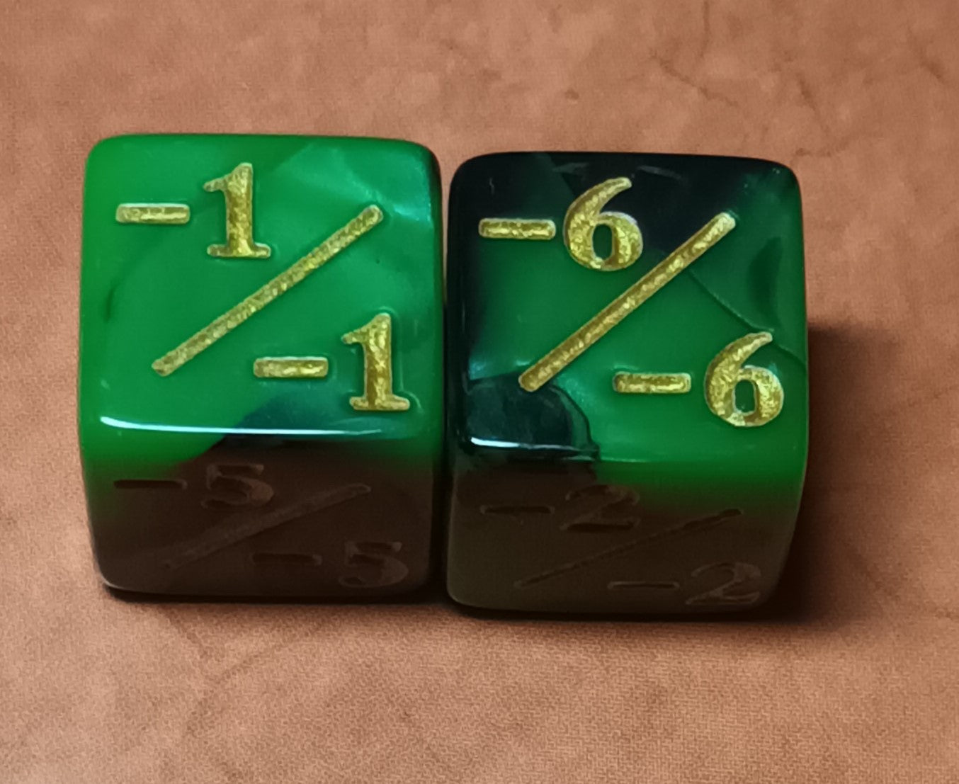 Magic The Gathering Token D6 x 2 -1/-1 Green Black with Gold Dice