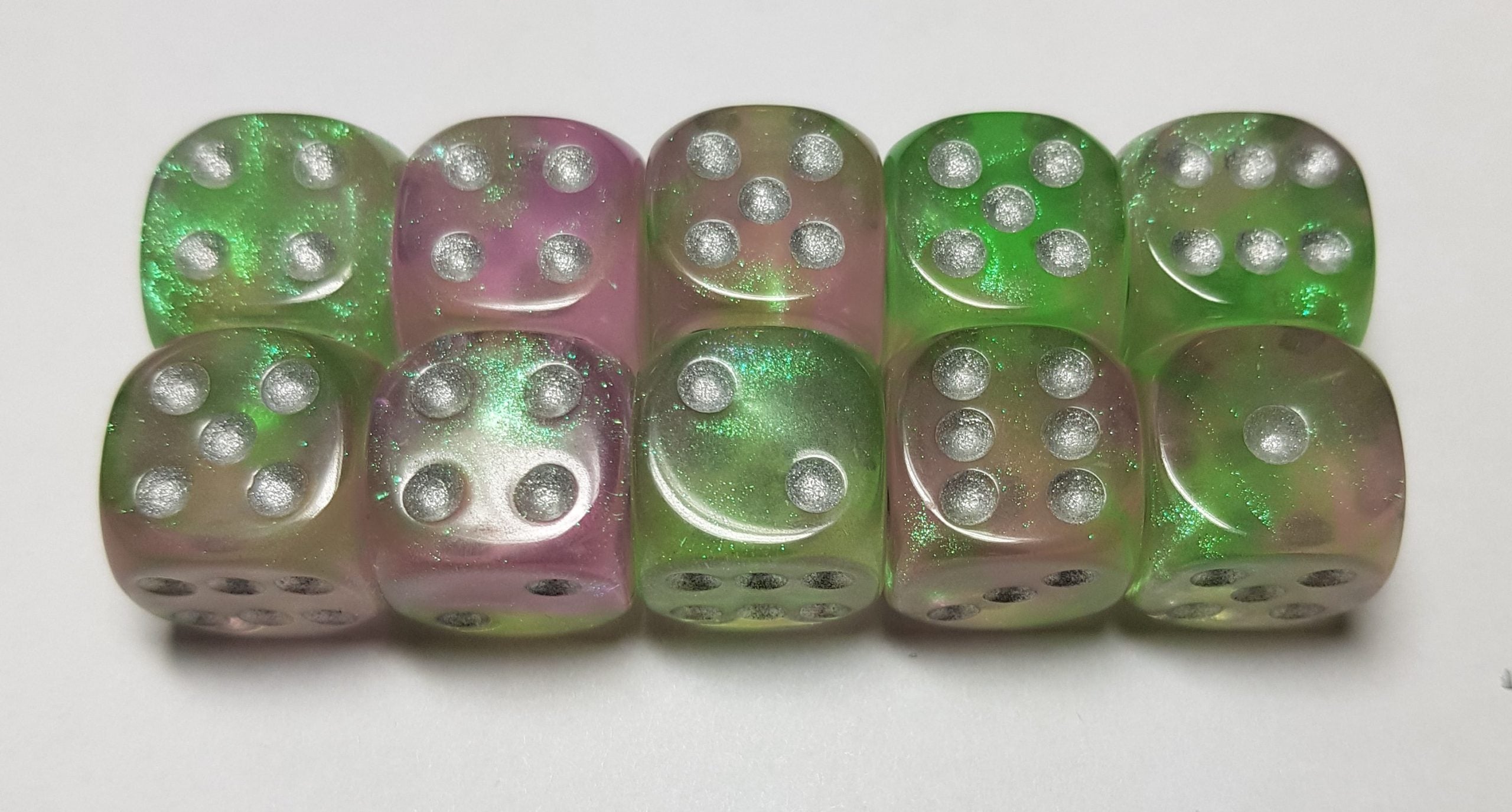 10 x 16mm D6 Green Pink with Silver Dice
