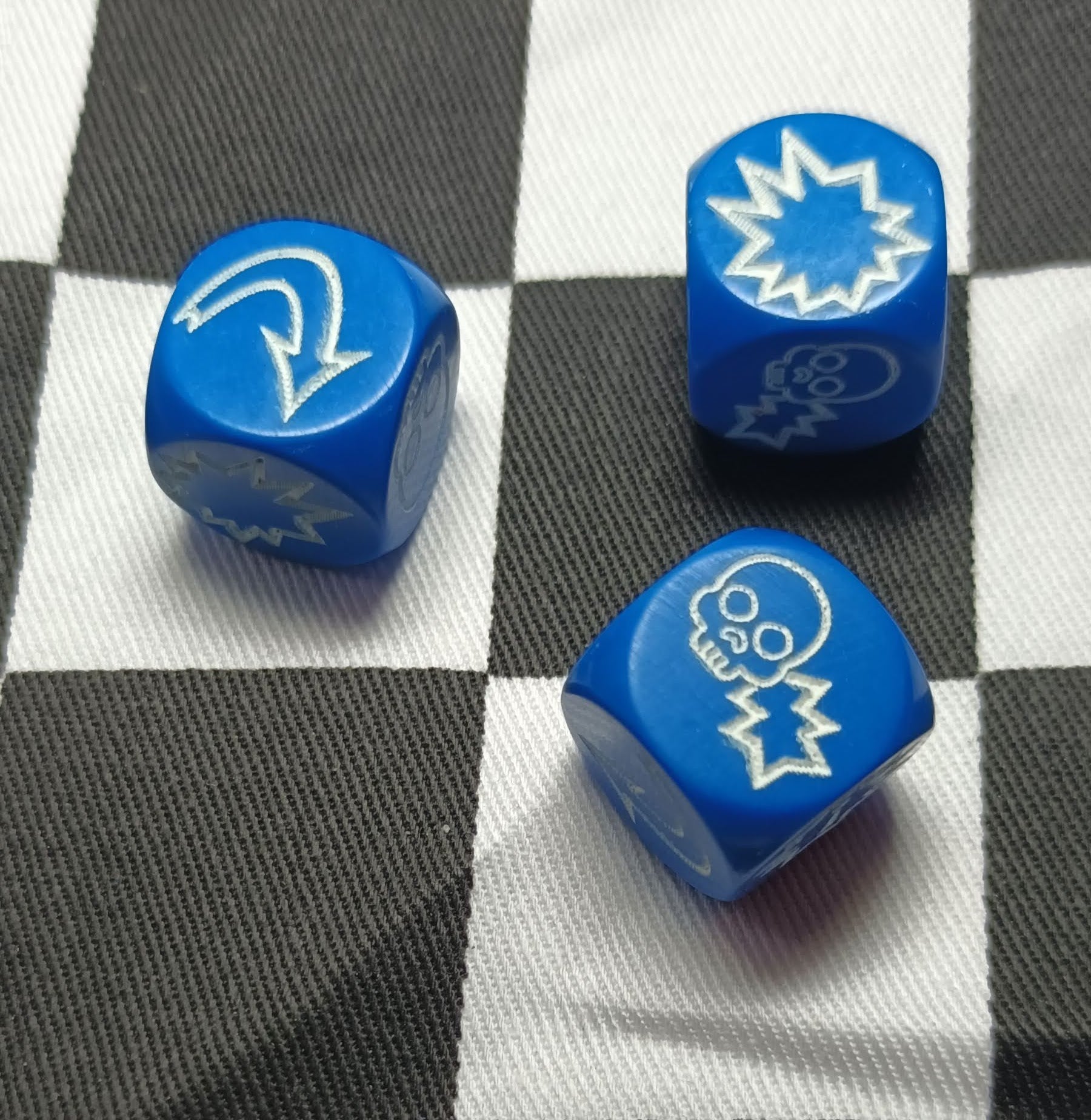 16mm Blood Bowl Blue with White Block Dice x 3 Set