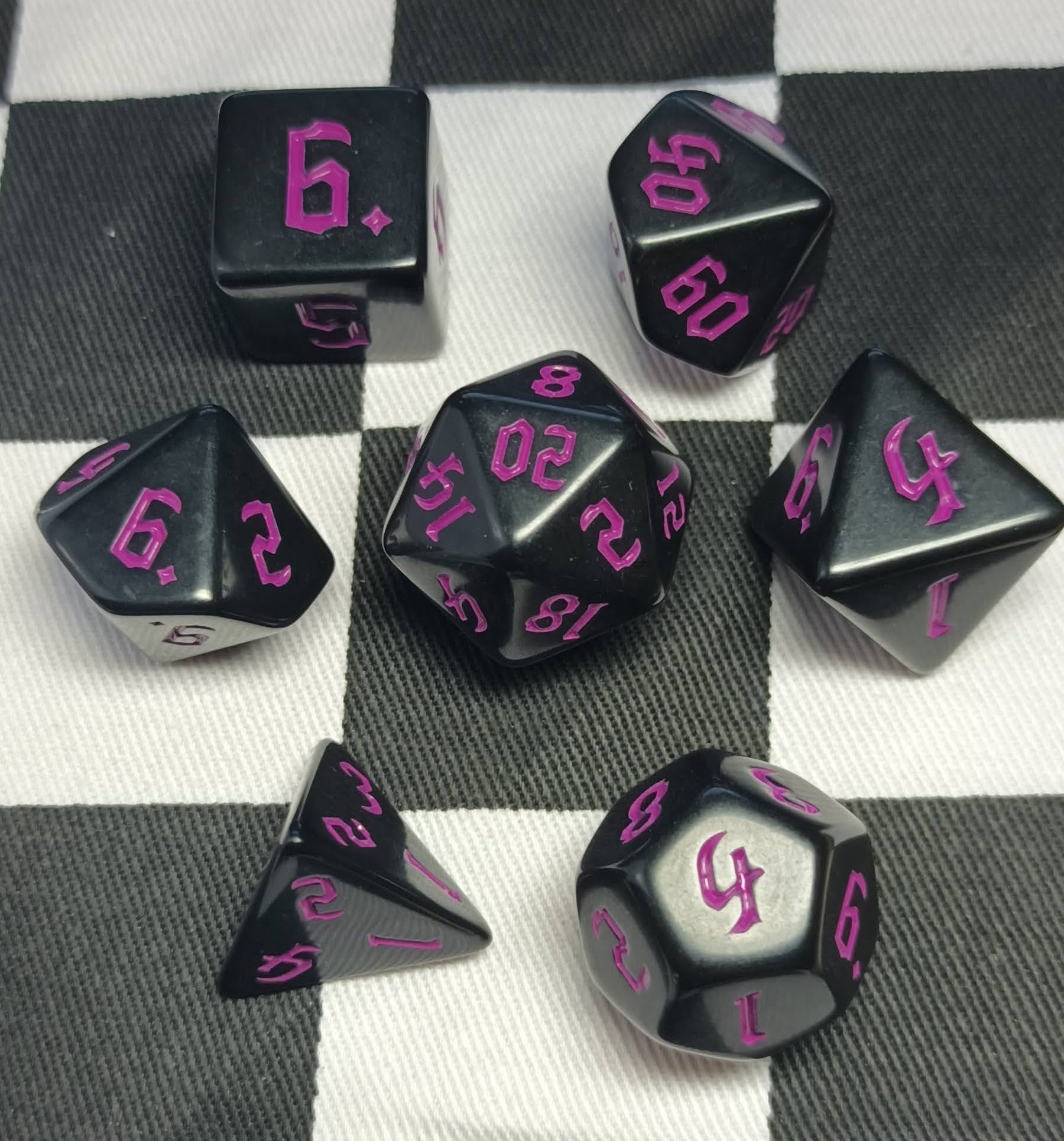 7 x Polyhedral Dice Chaos Opaque Black with Purple