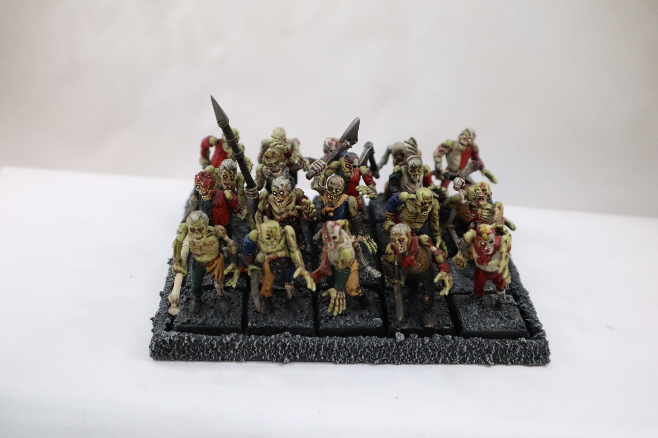 20 Plastic Zombies
