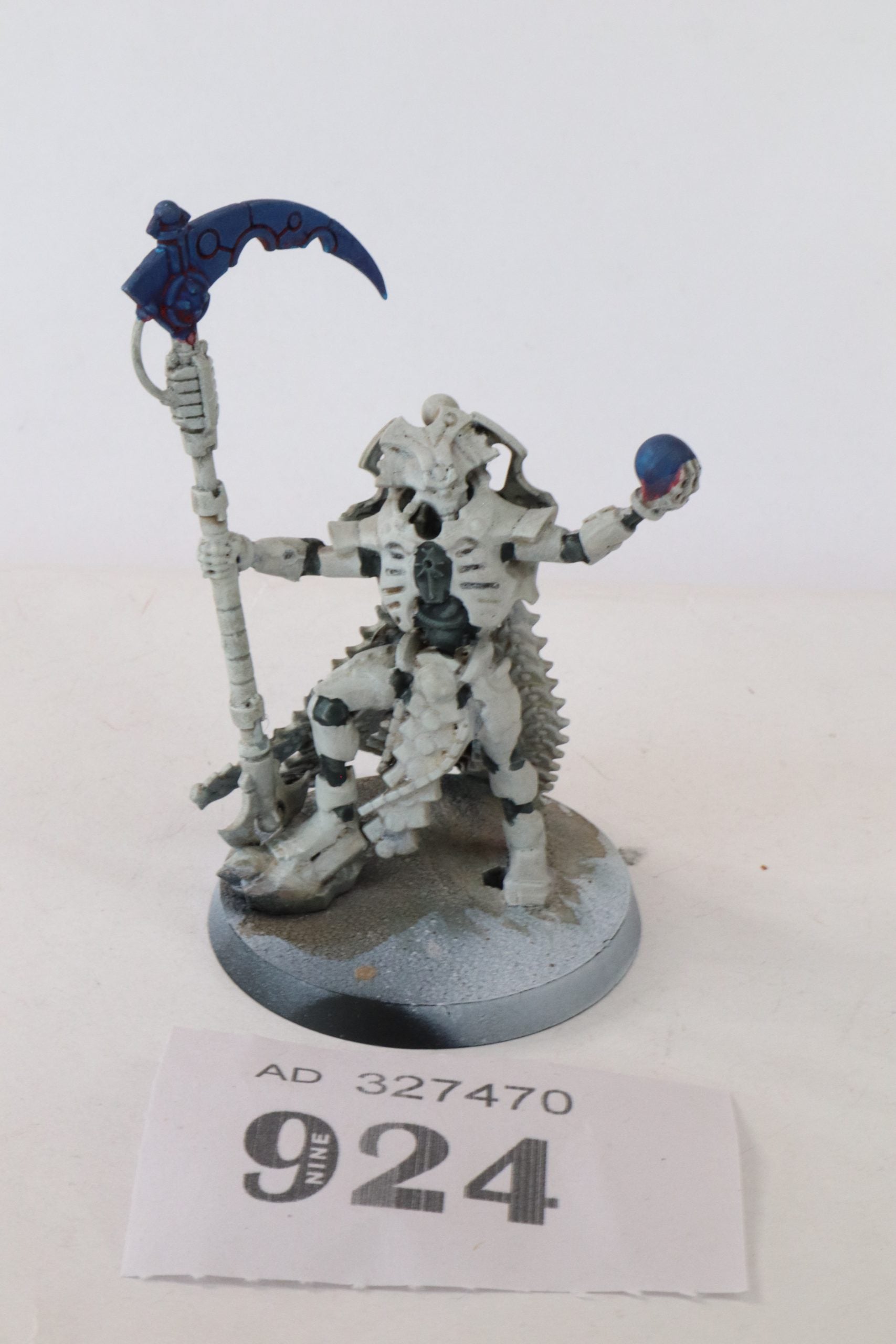 Necron overlord with seeing orb