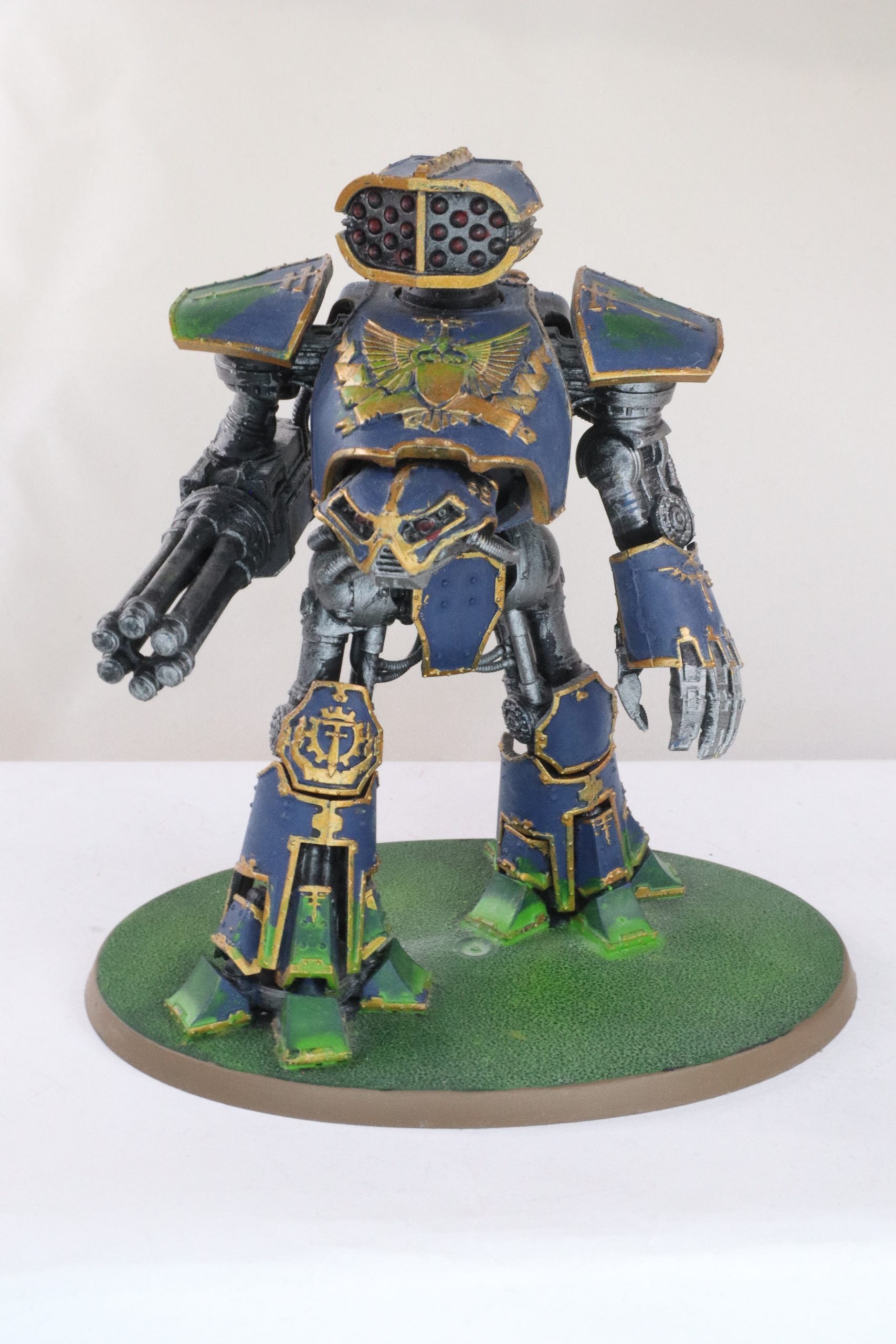 Legions Imperialis: Reaver Battle Titan with Power Fist and Gatling Blaster