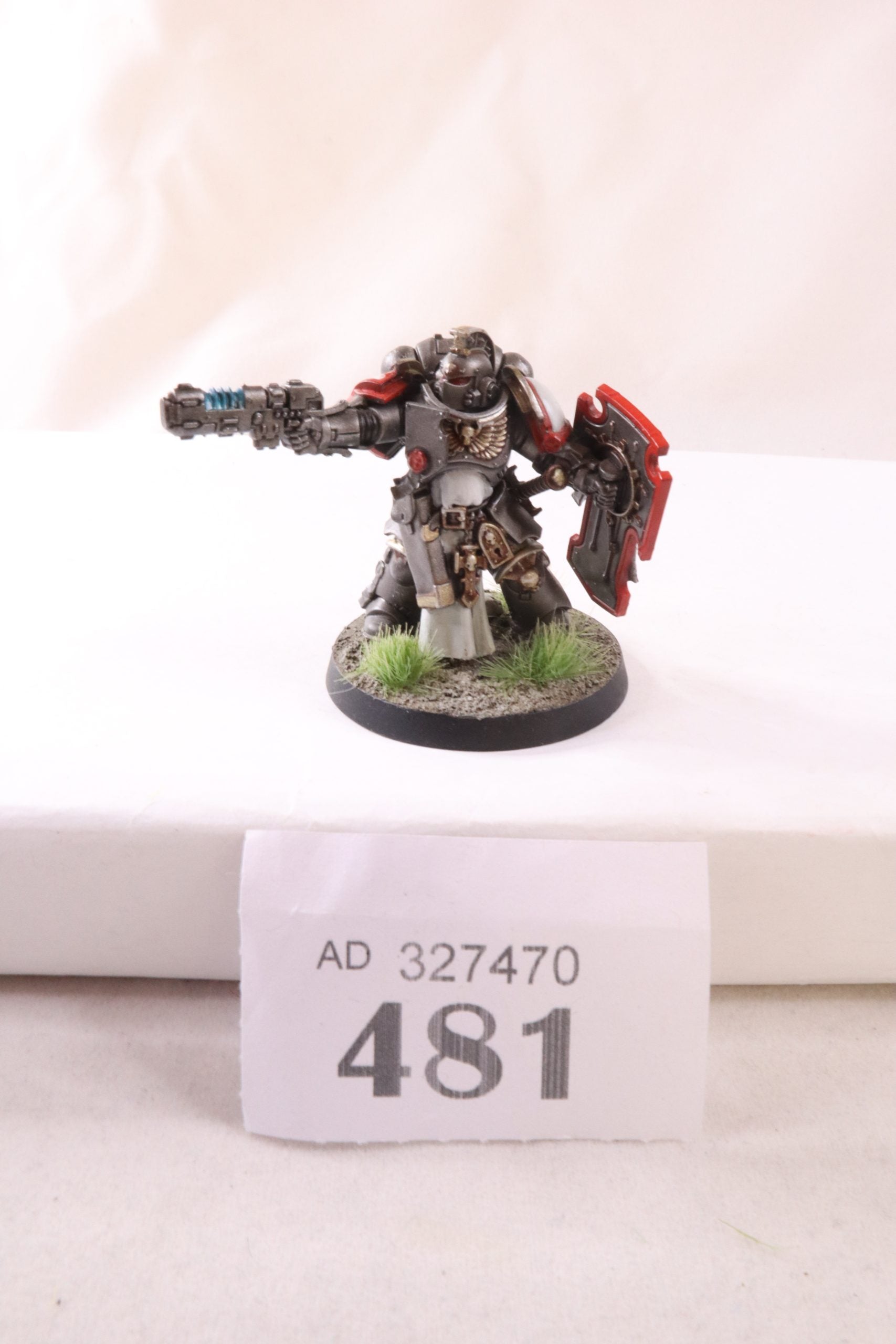 Lieutenant w/ Plasma Pistol and Stormshield