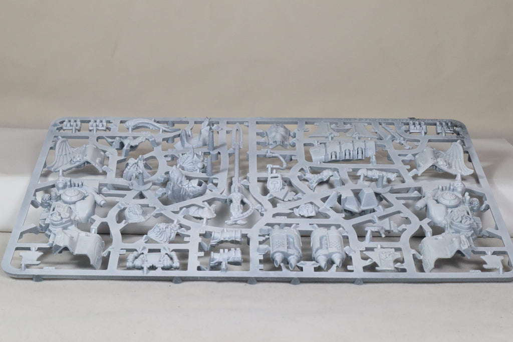 Vertus Praetors (Primed On Sprue)
