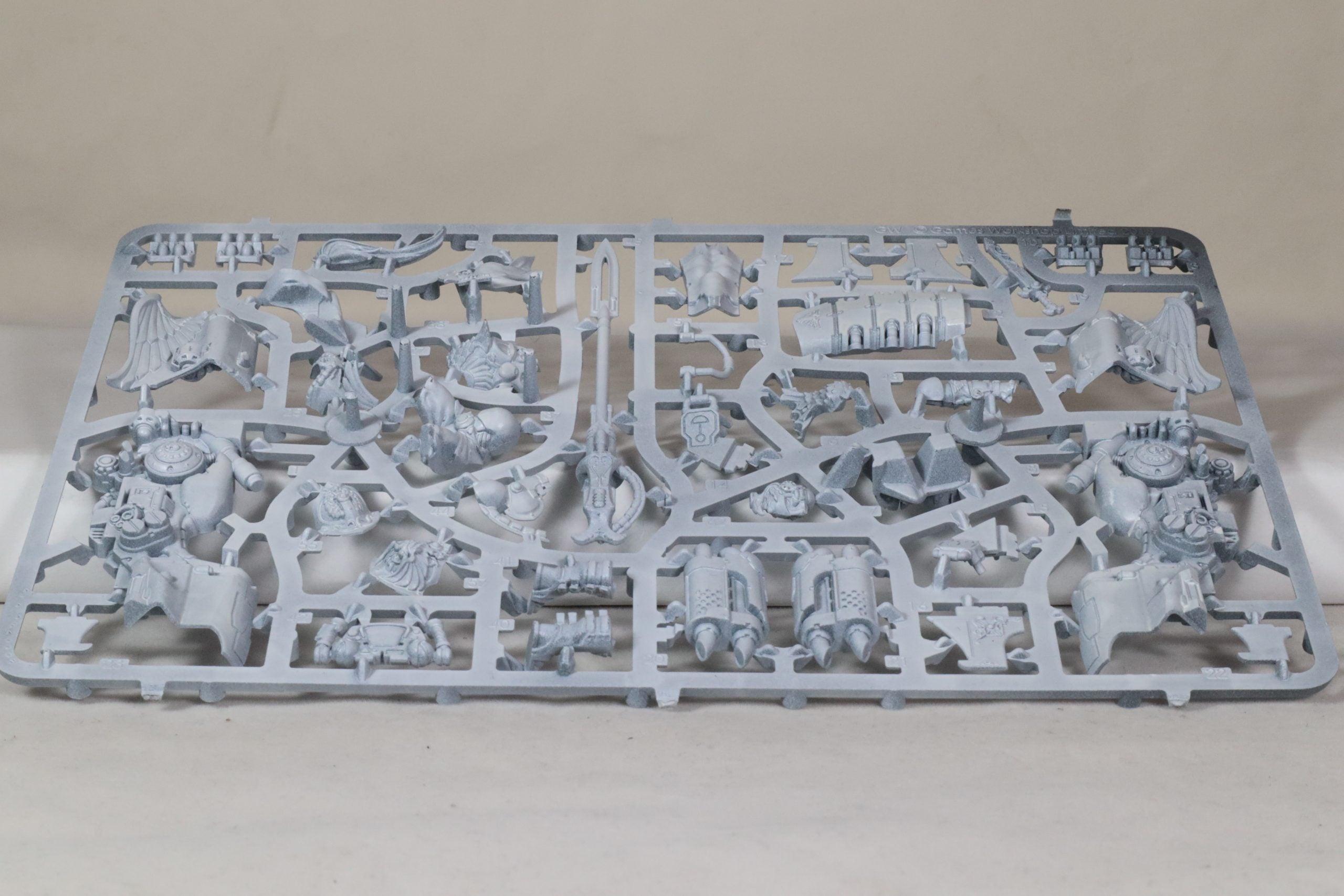 Vertus Praetors (Primed On Sprue)