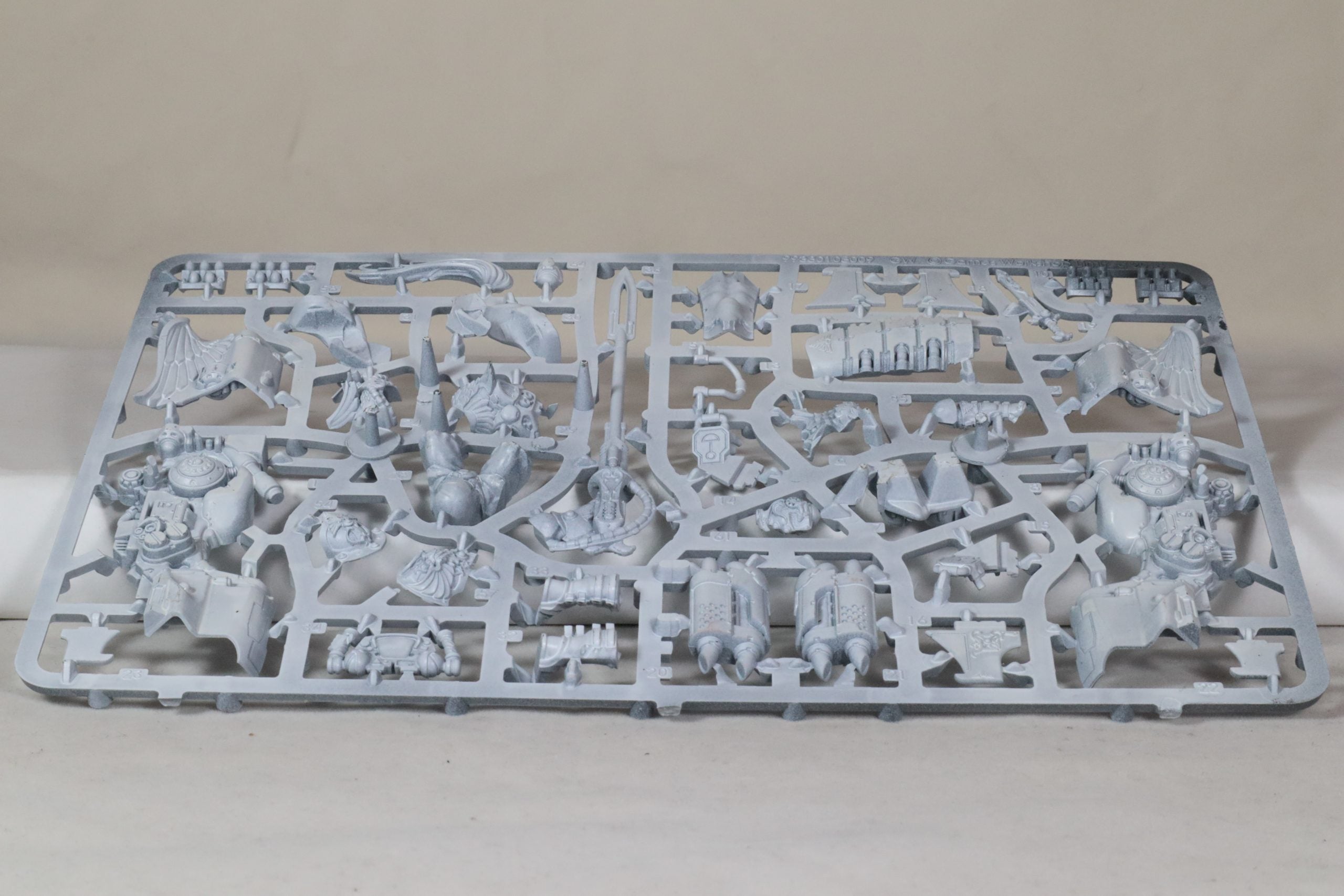 Vertus Praetors (Primed On Sprue)