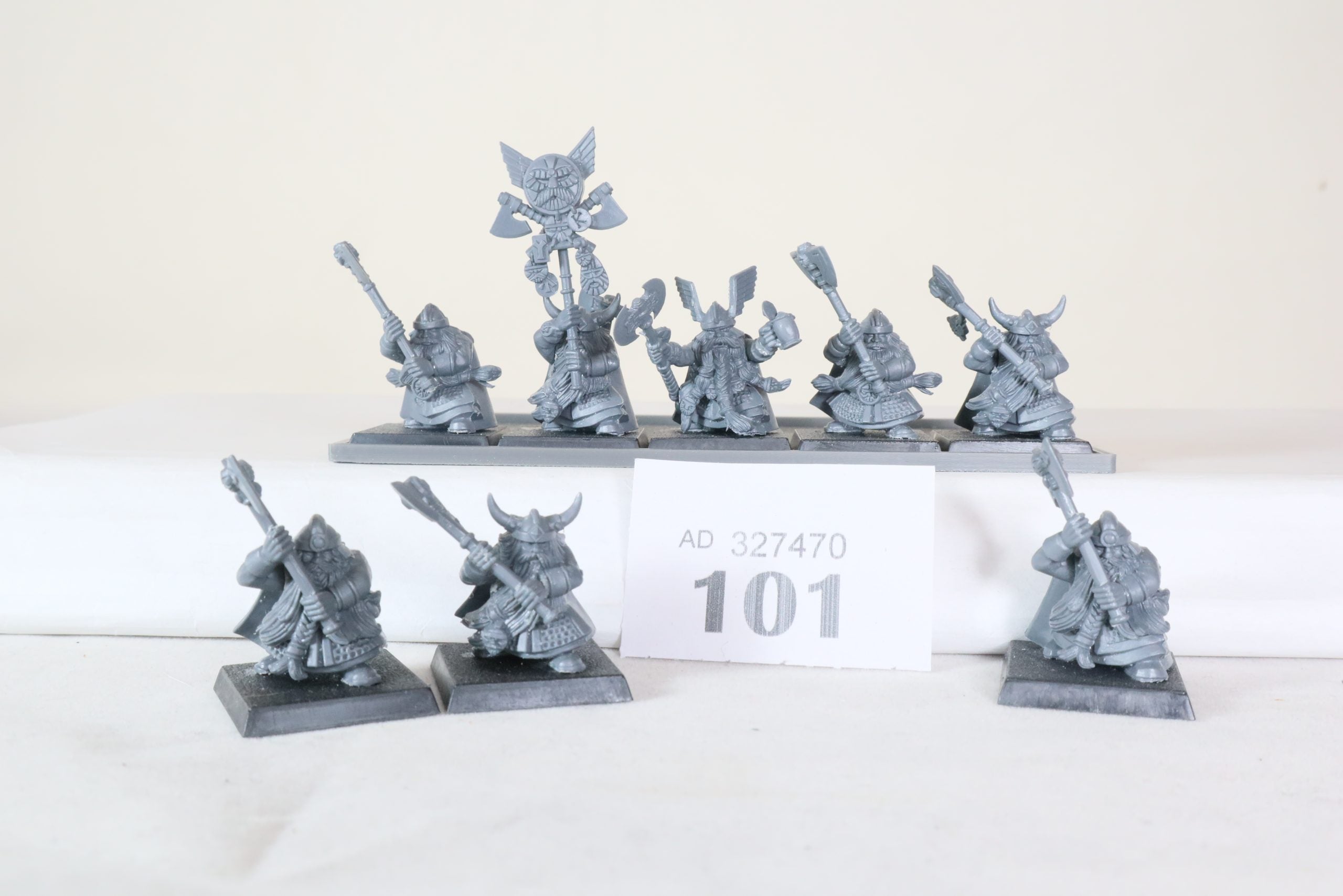8 Dwarf Warriors