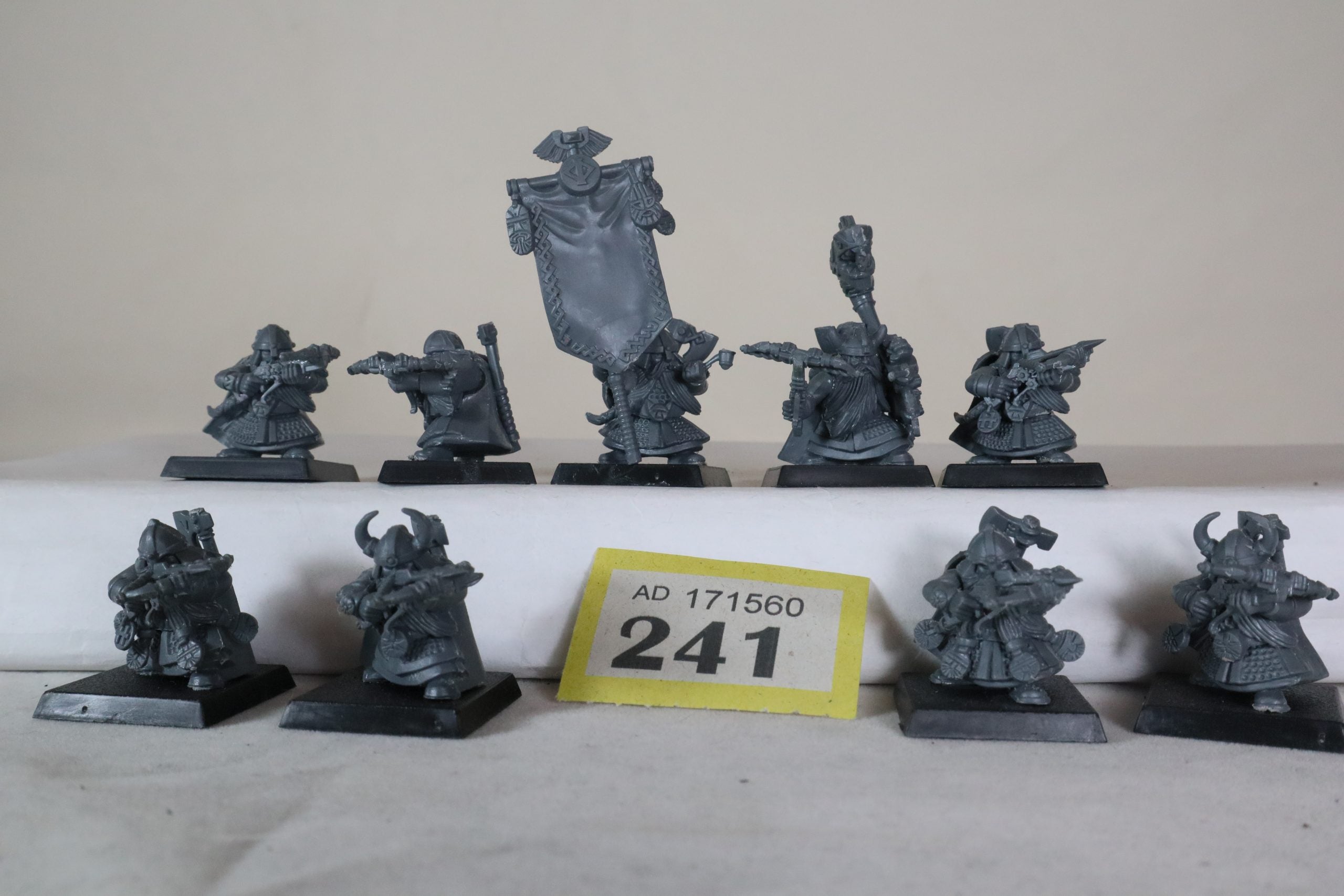 9 Dwarf Quarrelers