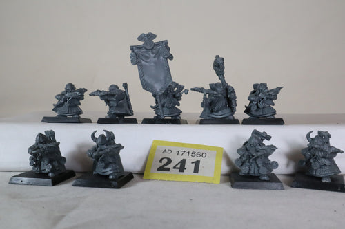 9 Dwarf Quarrelers