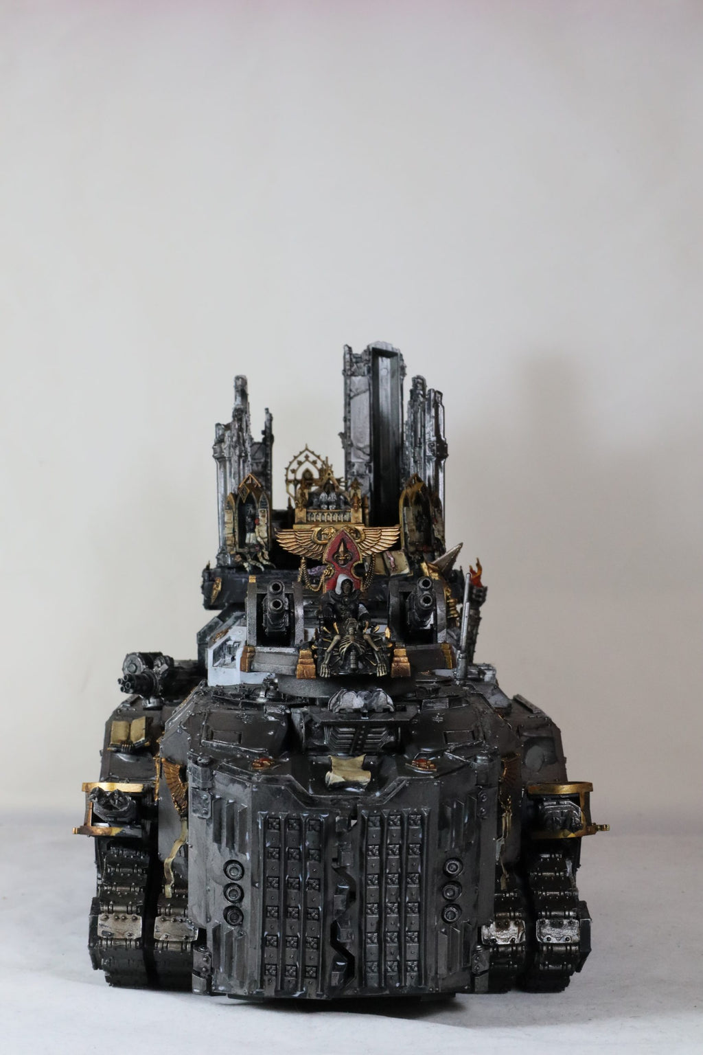 Mastodon Super-Heavy Assault Transport (Word Bearers/ Sisters Of Battle Conversion)