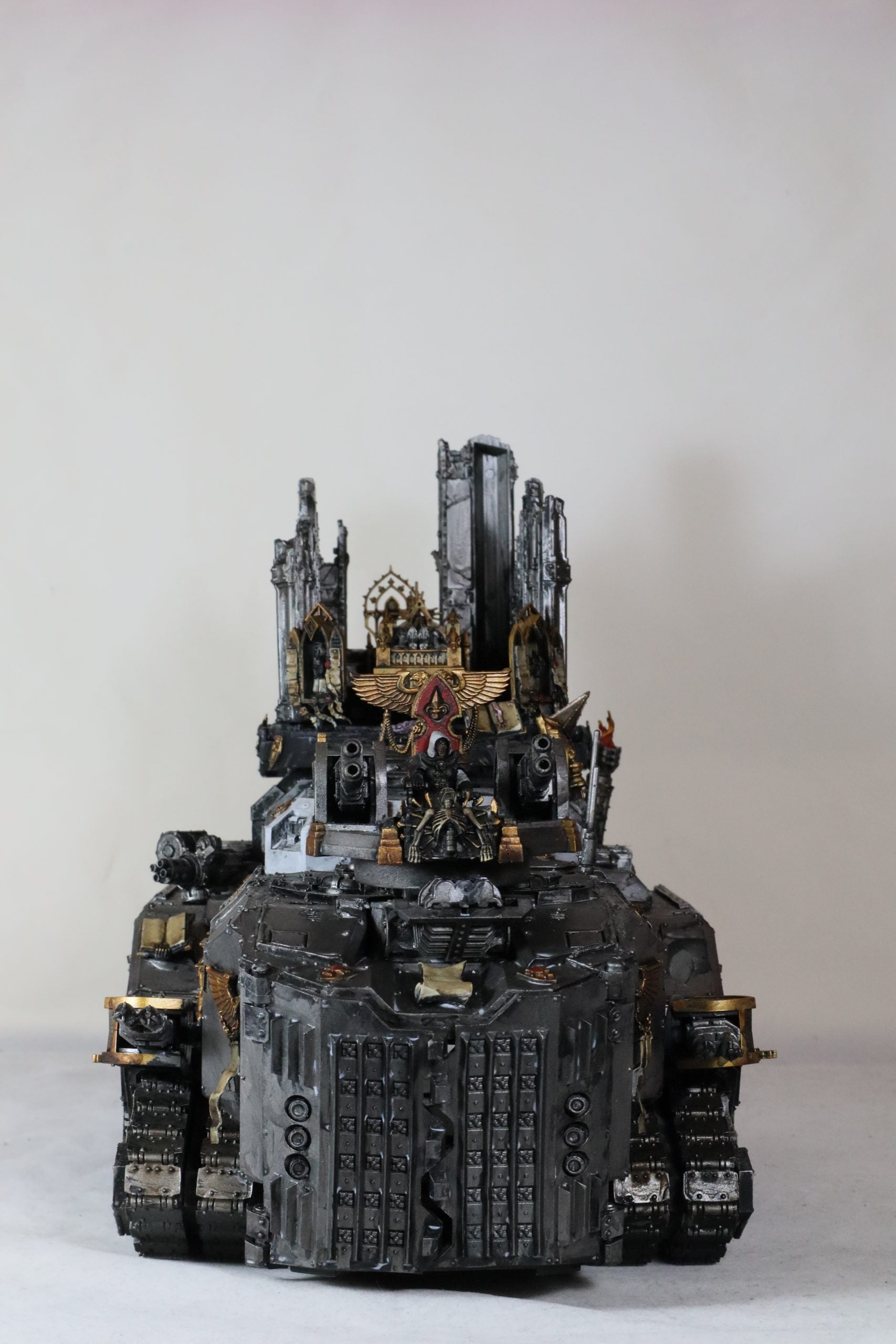 Mastodon Super-Heavy Assault Transport (Word Bearers/ Sisters Of Battle Conversion)