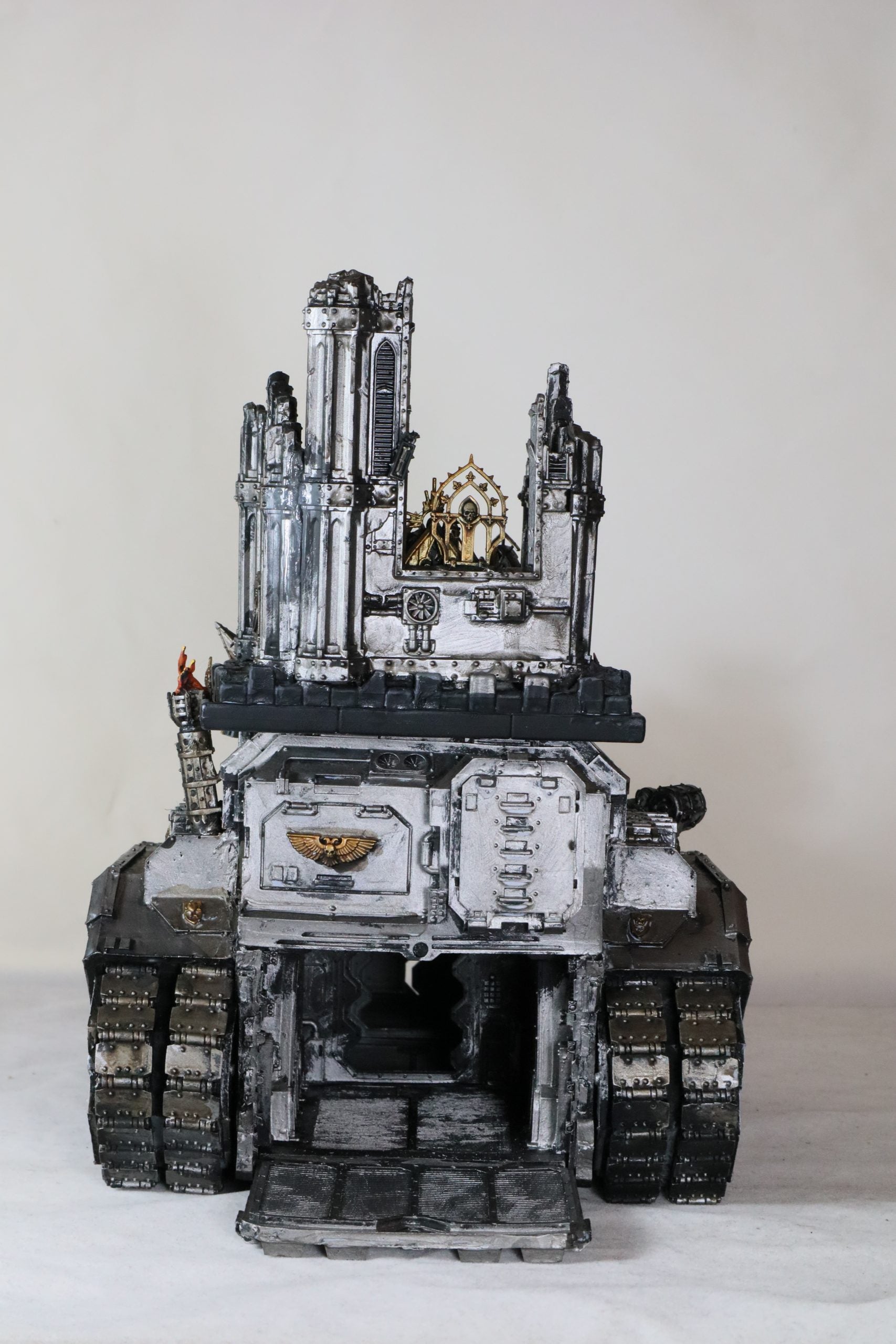 Mastodon Super-Heavy Assault Transport (Word Bearers/ Sisters Of Battle Conversion)