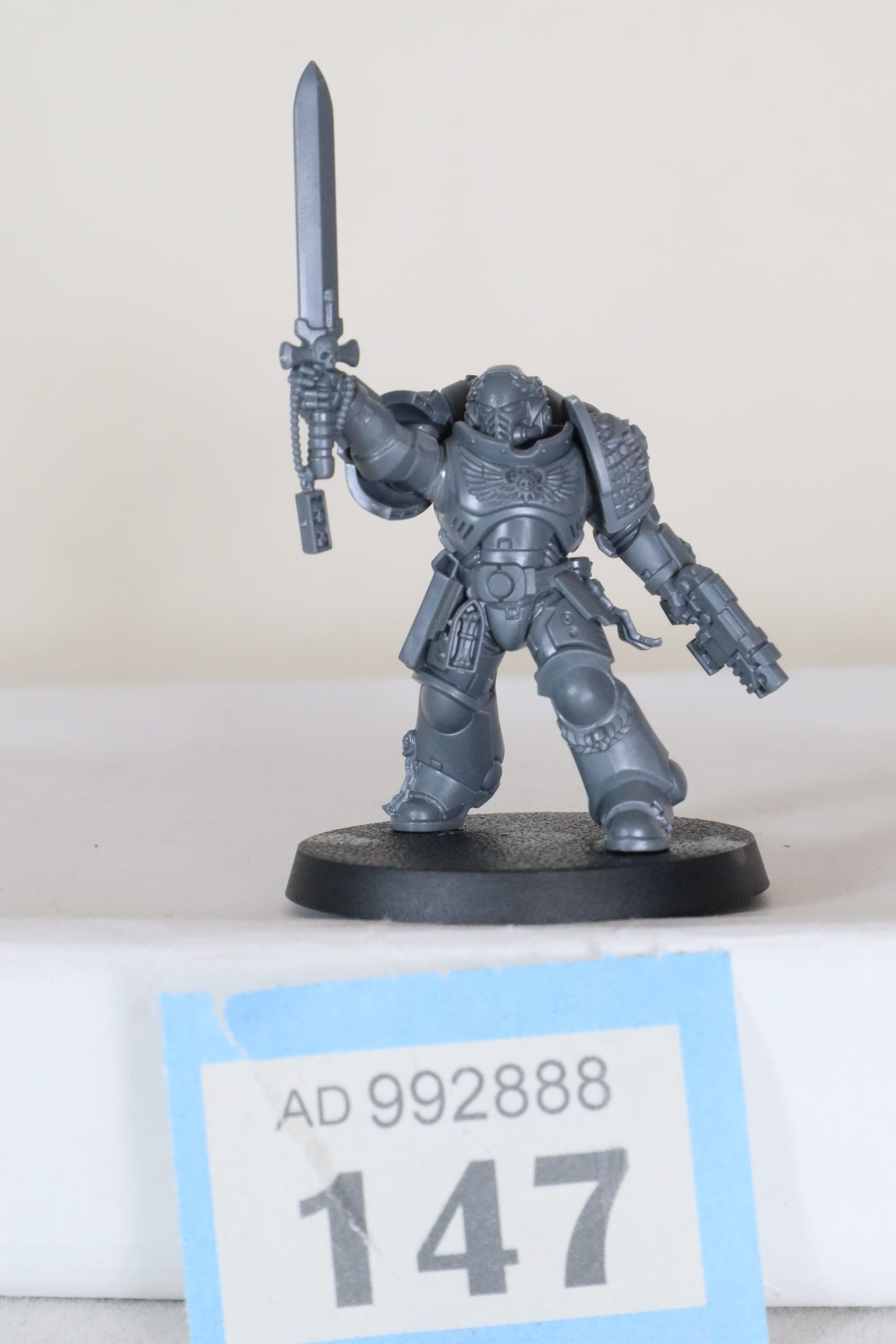 primaris lieutenant calsius