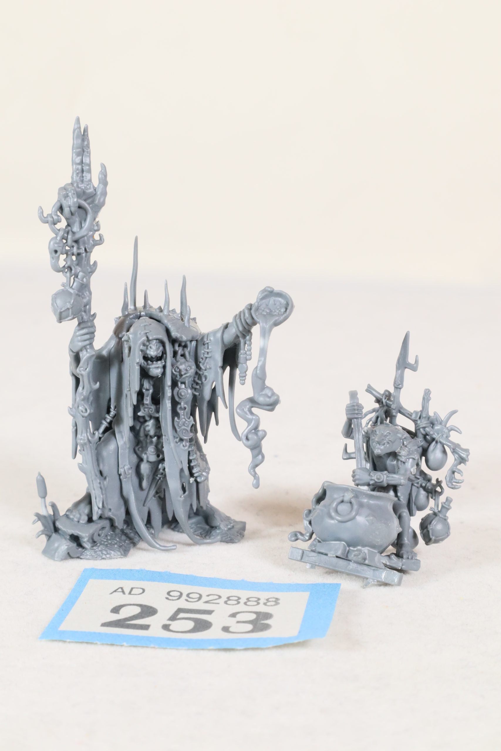 Swampcalla Shaman with Pot-grot (No Base)