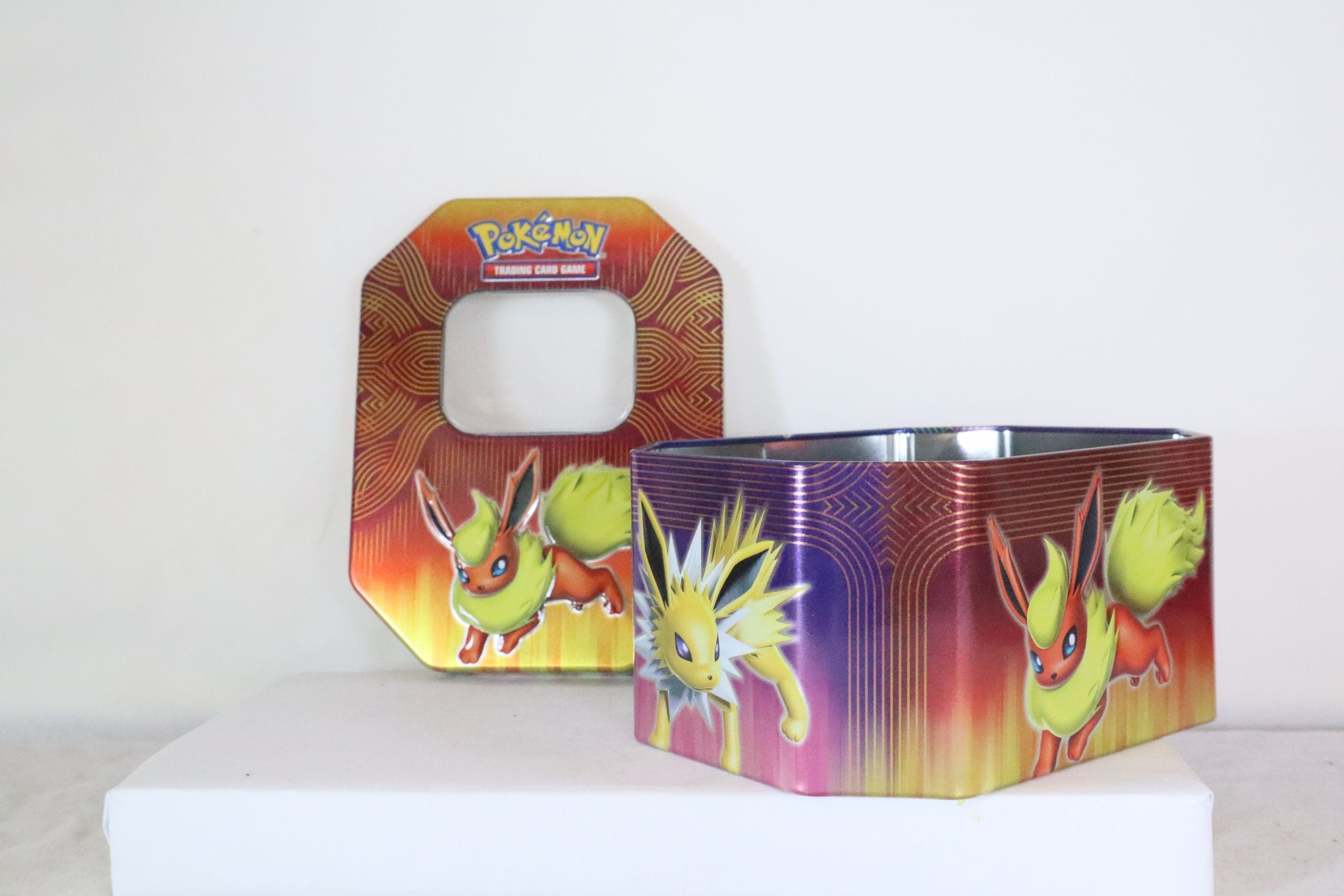 Pokemon Evee Evolutions Tin